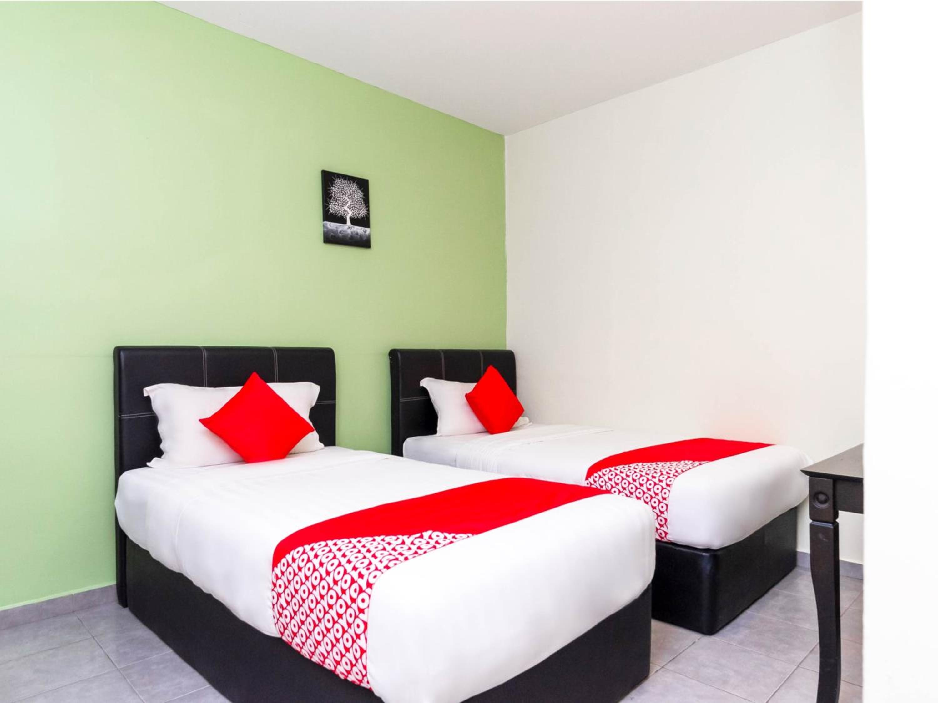 Deluxe Twin Room - Photo 8