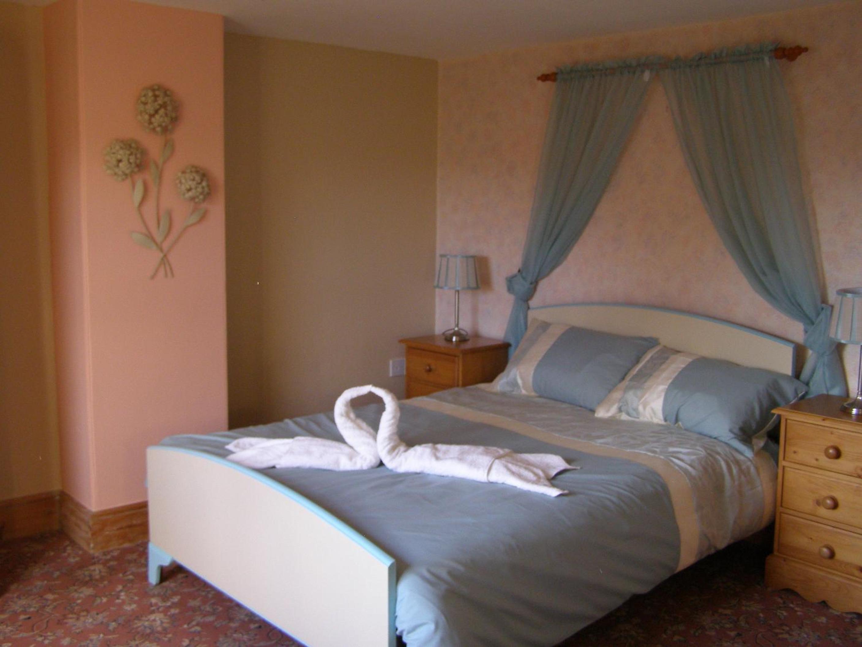 Three-Bedroom Cottage photo 2