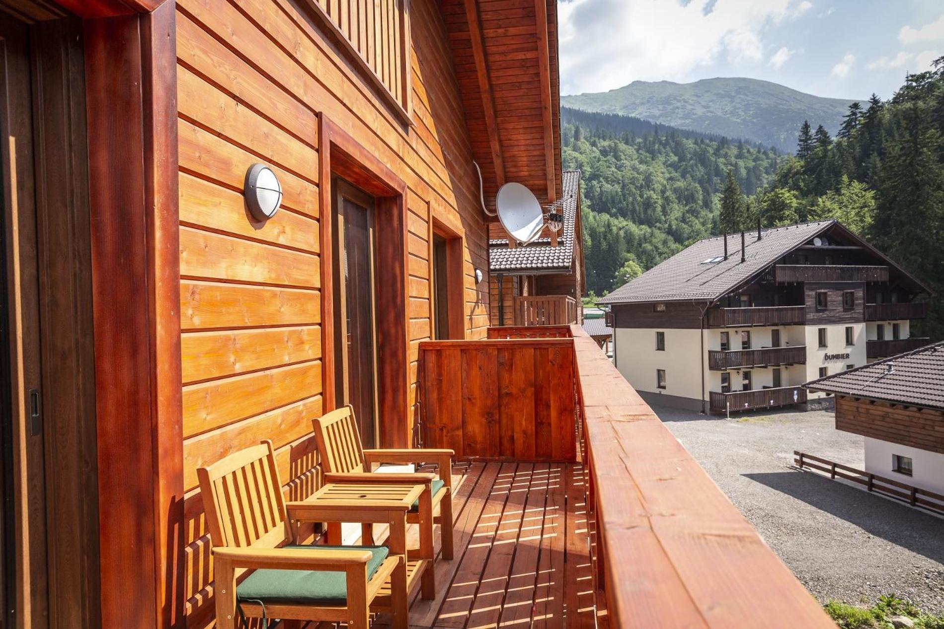 Suite with Mountain View