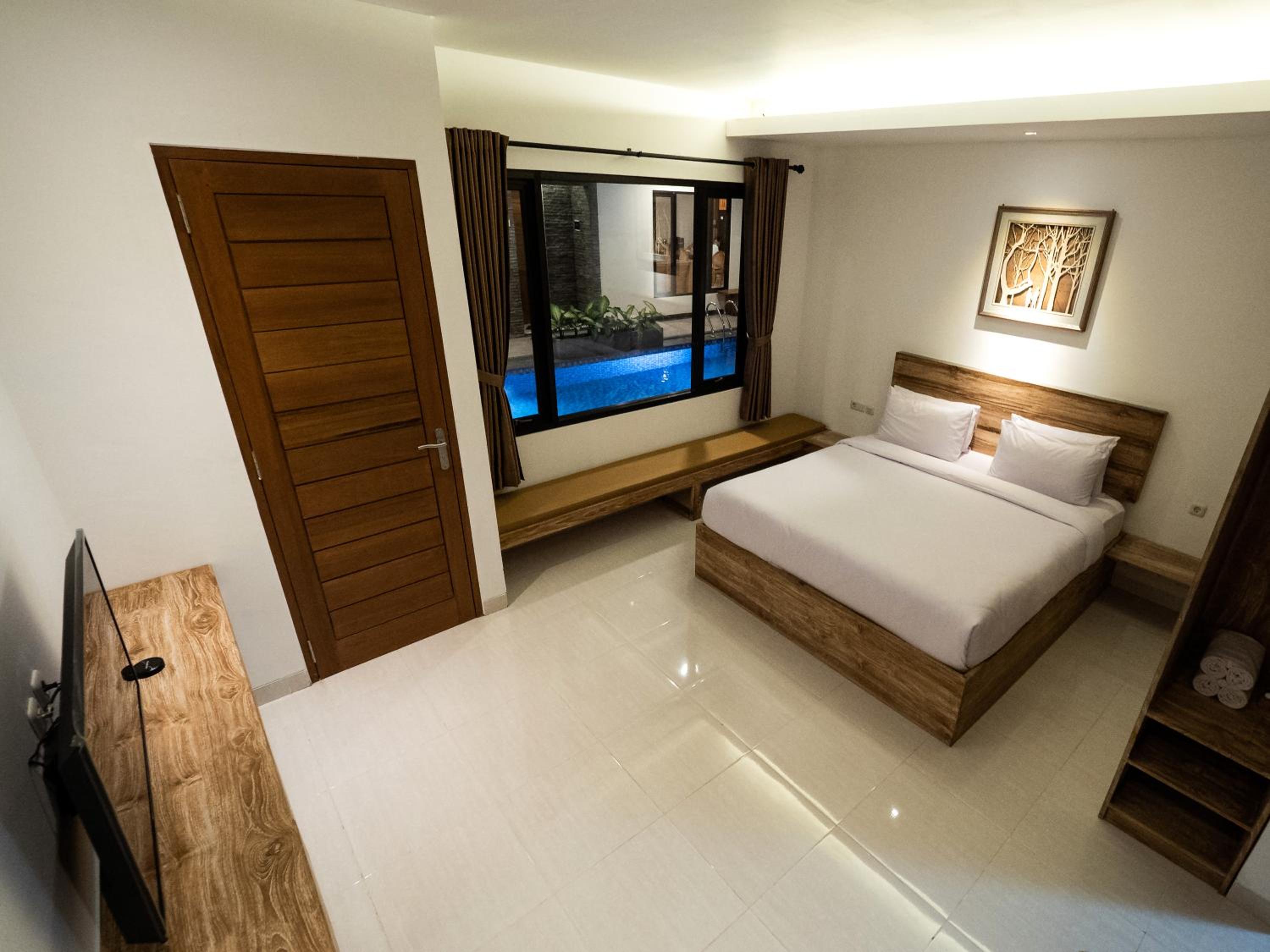 Deluxe Double Room - Photo 13
