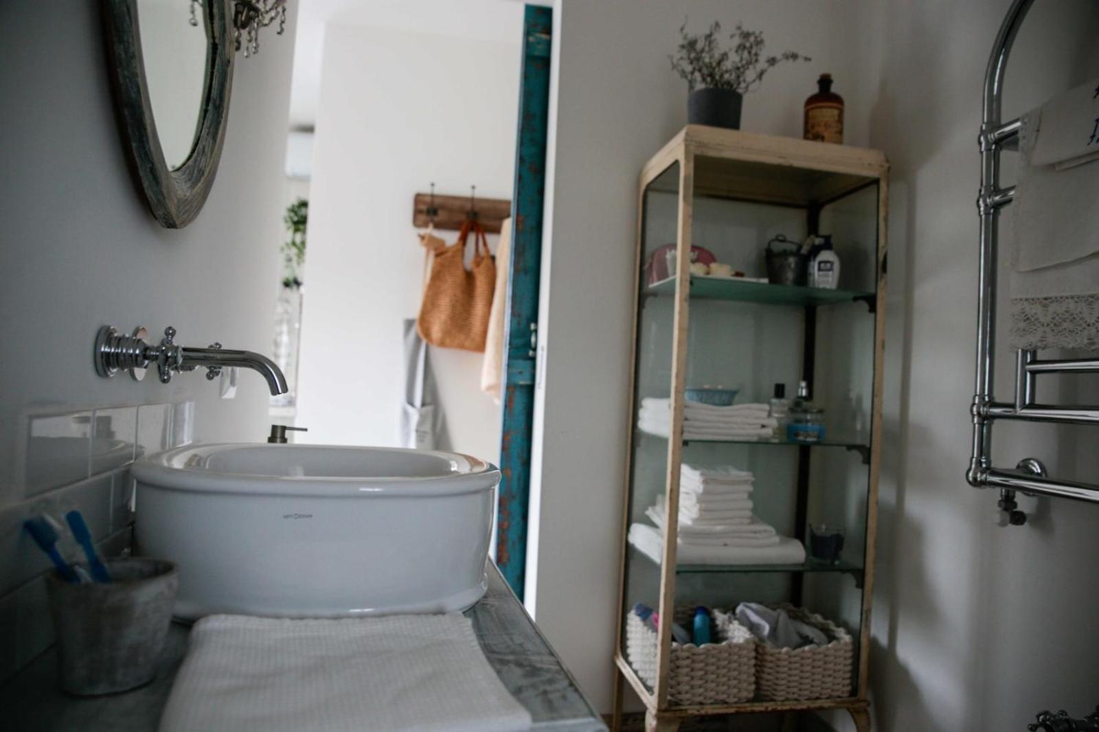 One-Bedroom Apartment - Photo 86