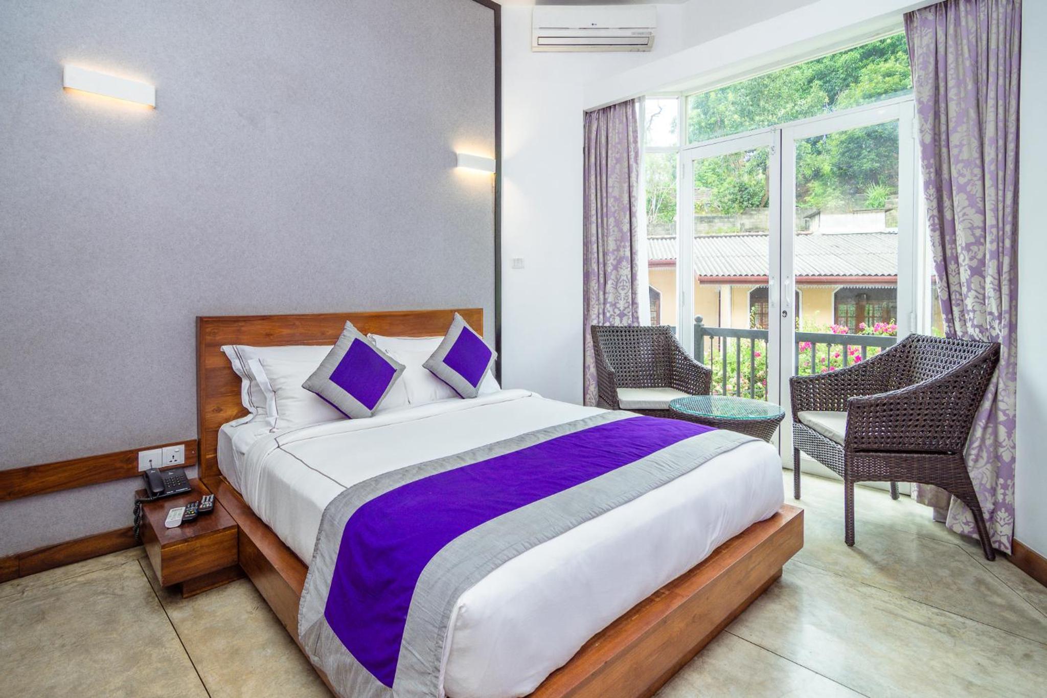 Deluxe Double Room with City View photo 1