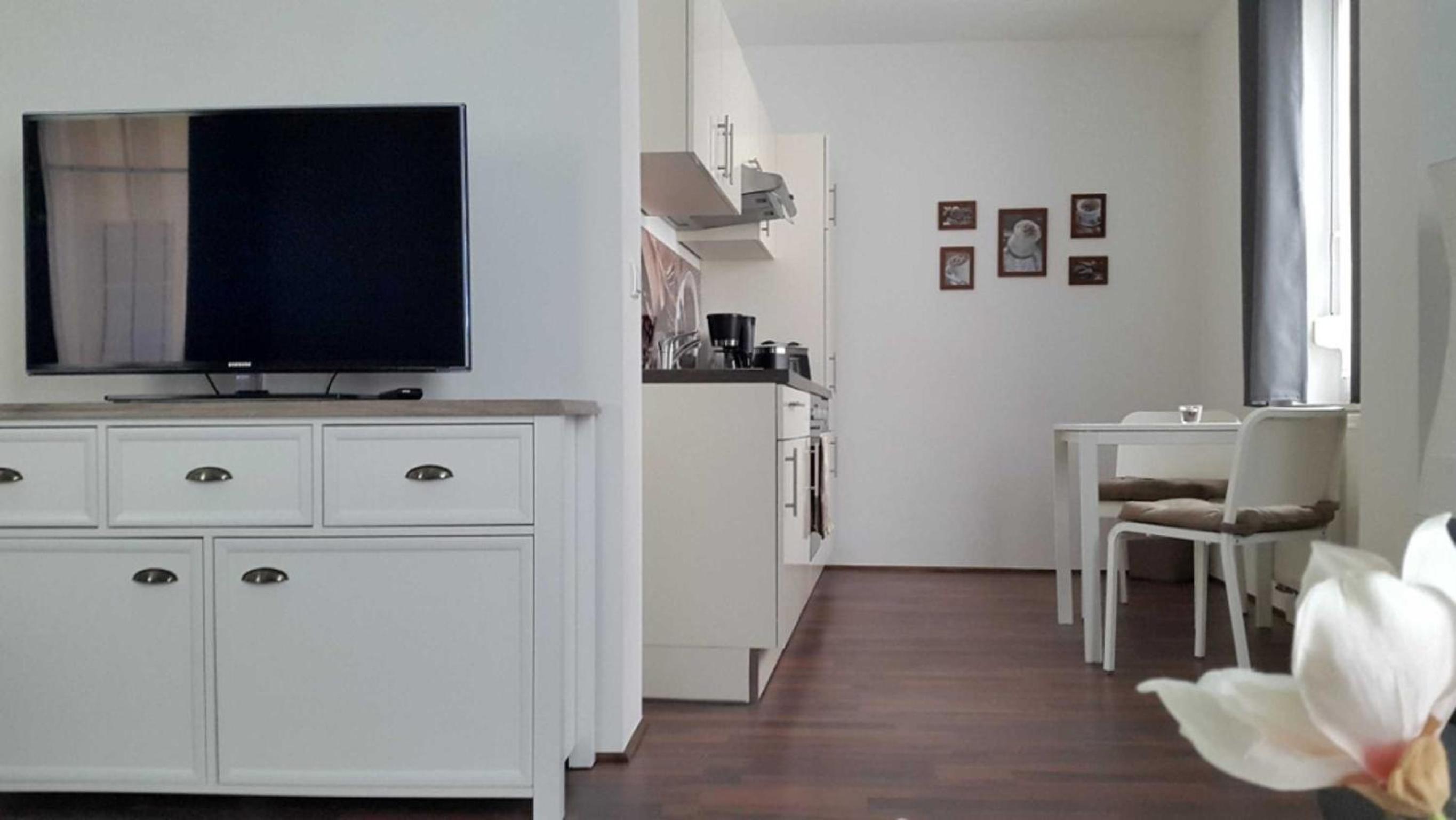 Apartment photo 2