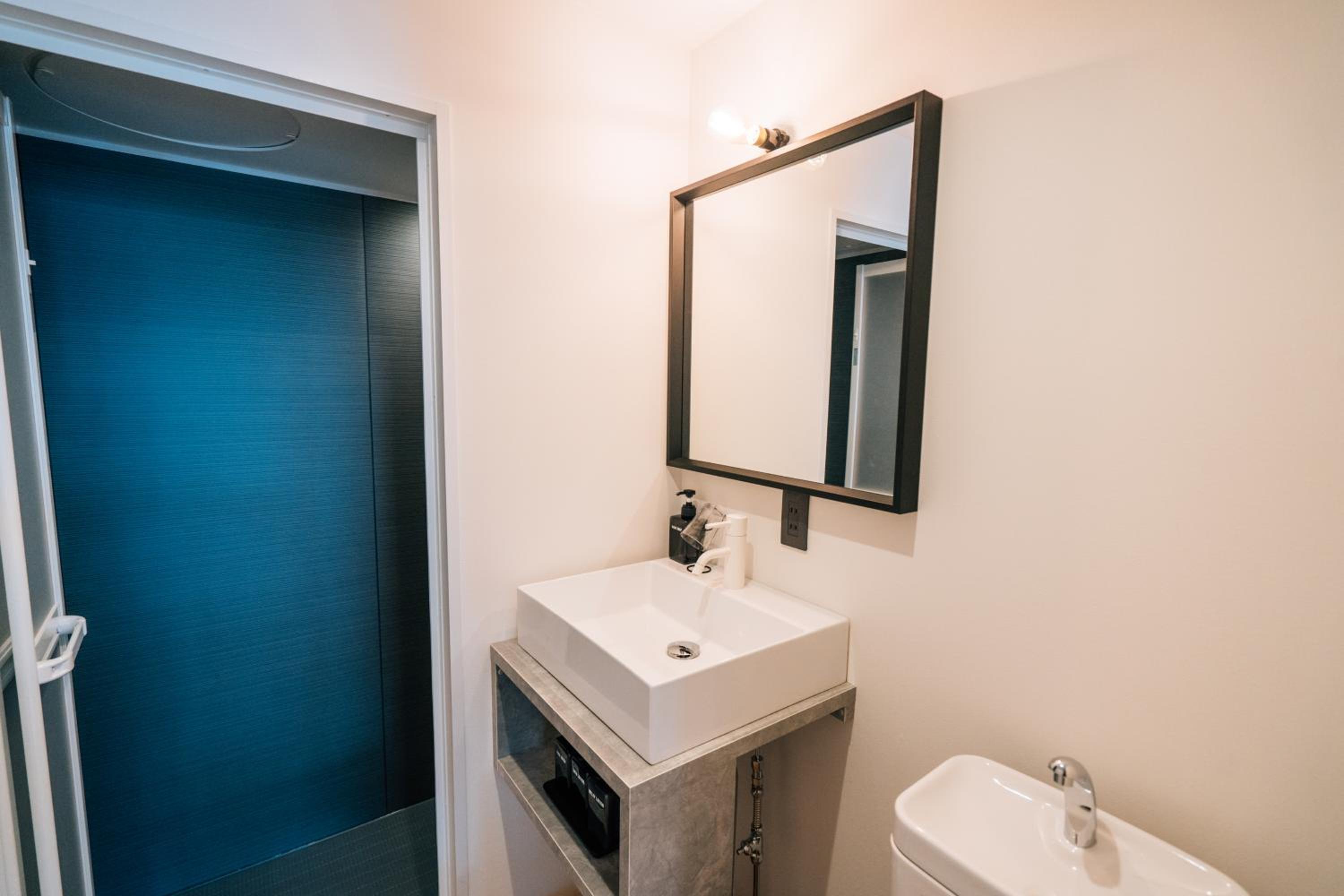Standard Room with Shower (2 Double Beds) - Non Smoking - No Cleaning for Consecutive Night Stays - Photo 16