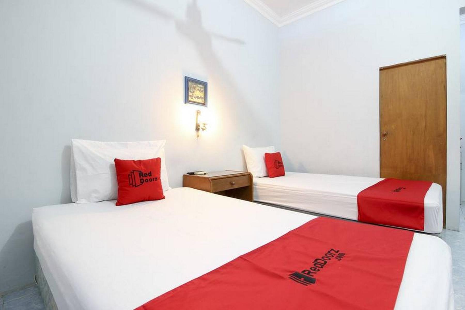 Standard Twin Room - Photo 6