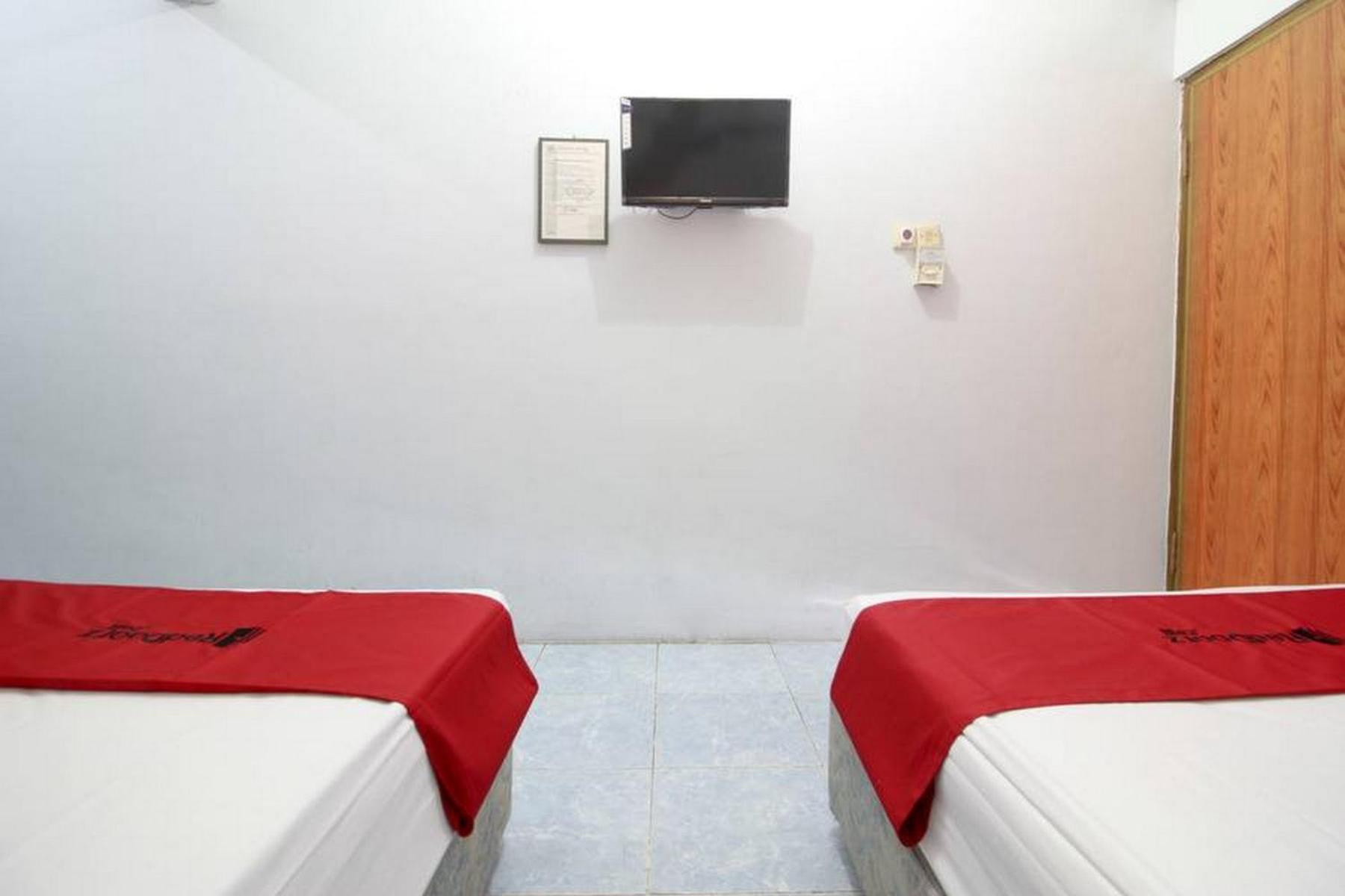 Standard Twin Room - Photo 8