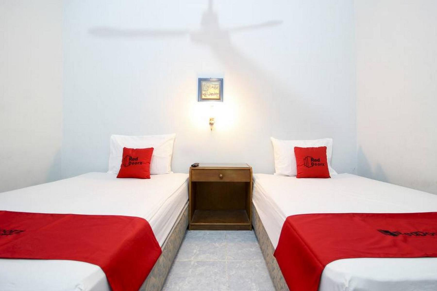 Standard Twin Room - Photo 9