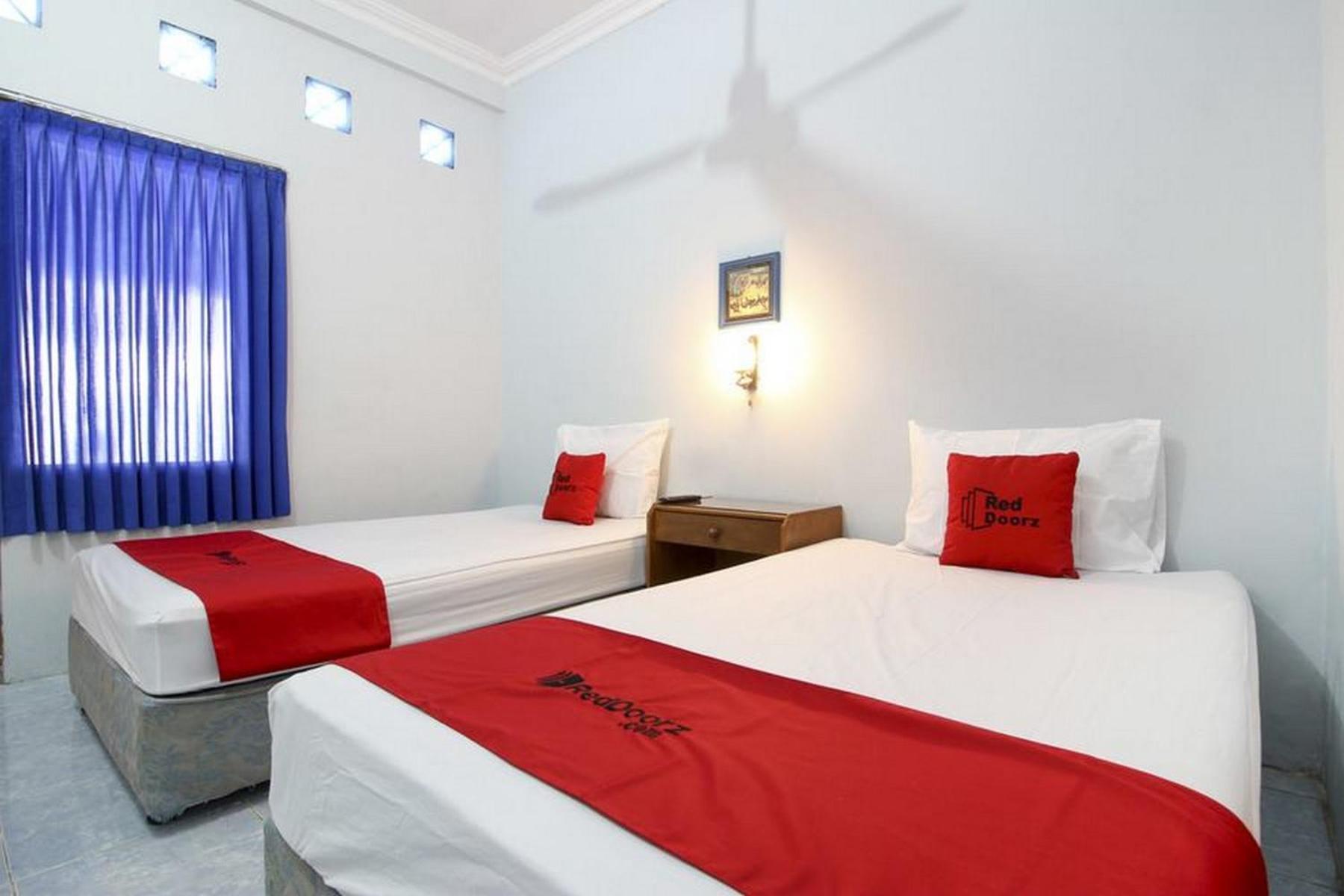 Standard Twin Room - Photo 3