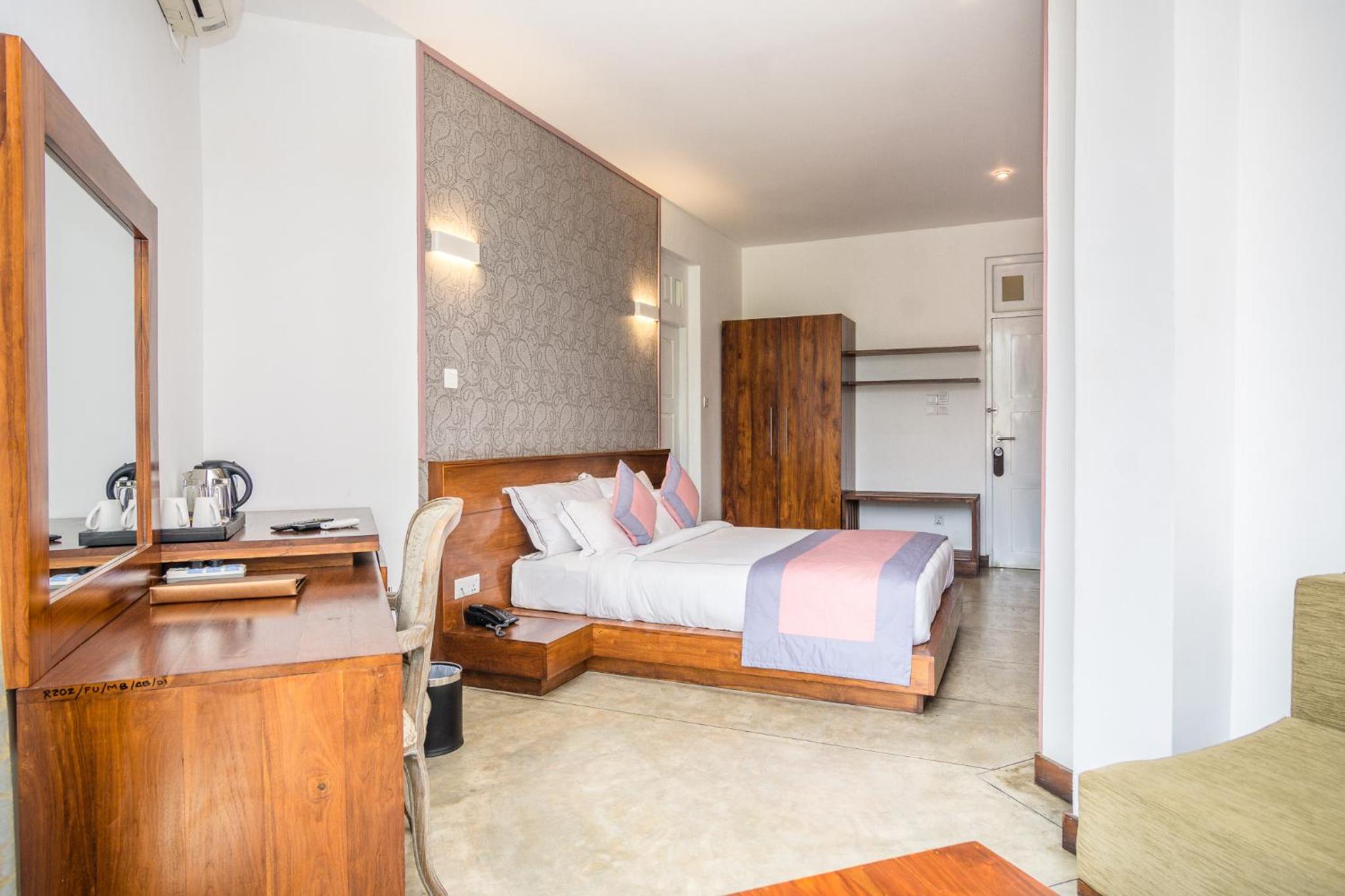 Premium Deluxe Double Room with Lake View photo 2