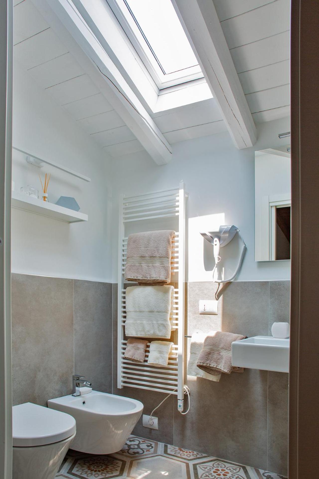 Double Room with Private Bathroom - Photo 4