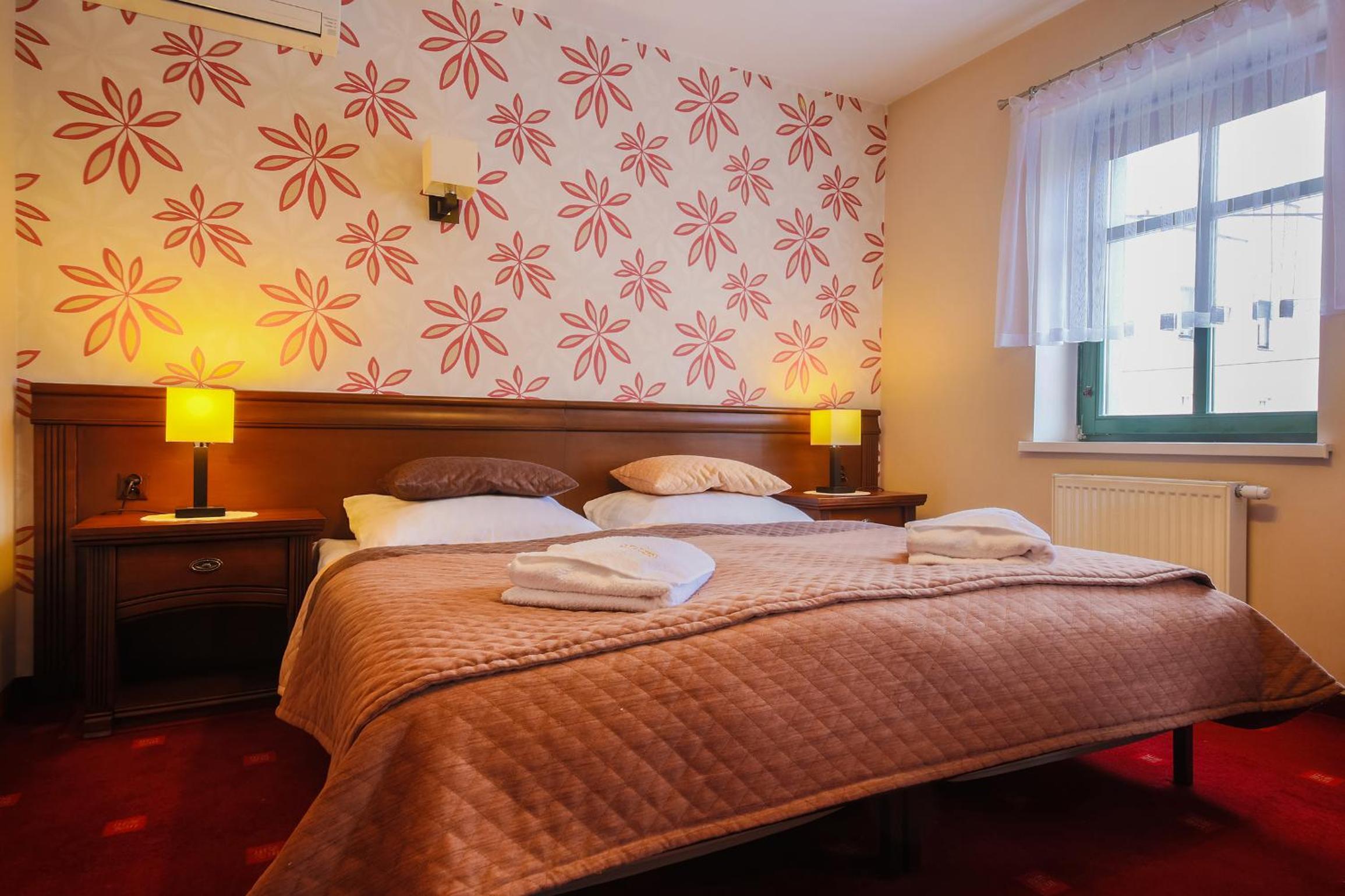 Double or Twin Room - Photo 6