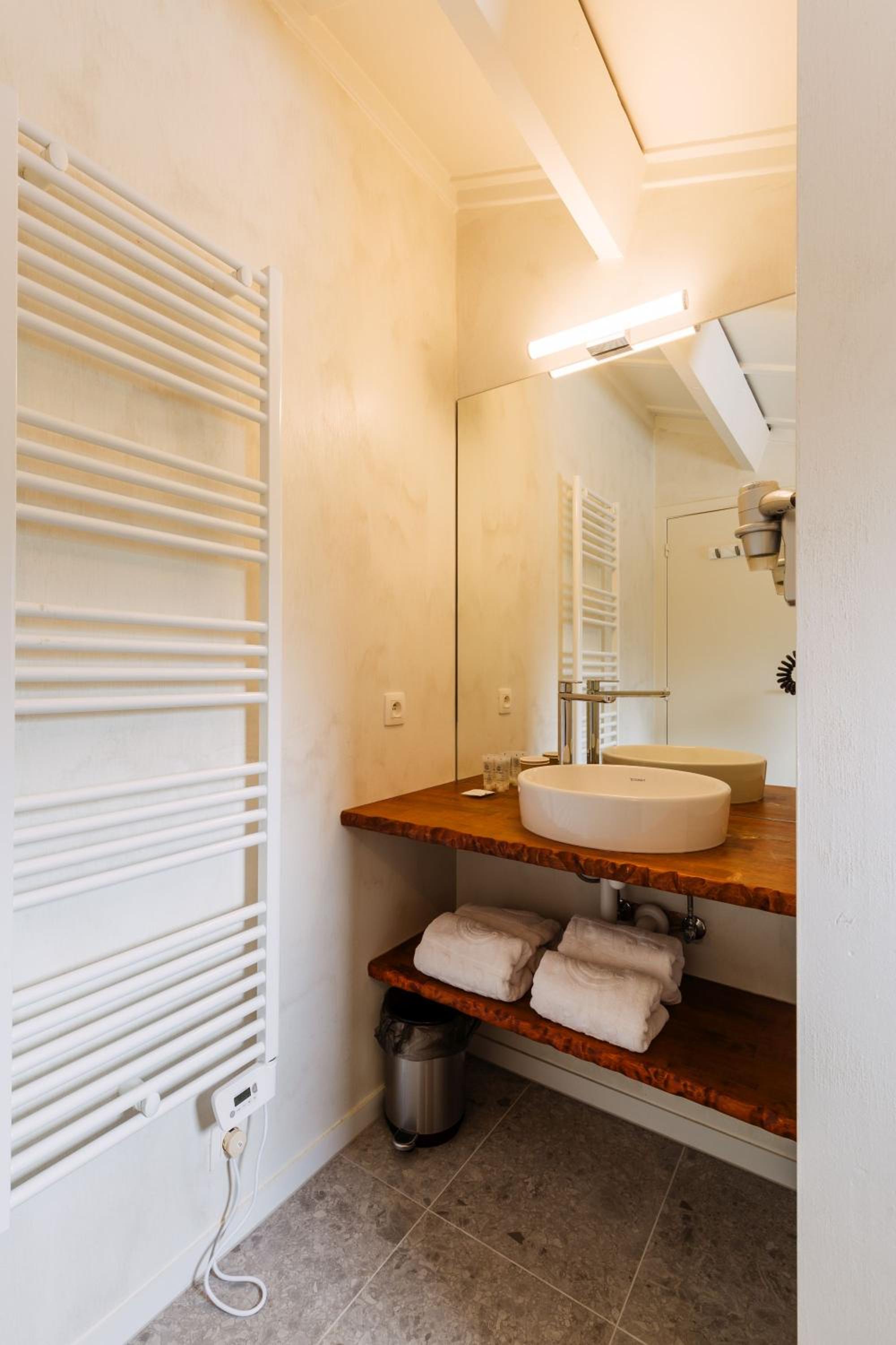 Studio with Kitchenette - Photo 13