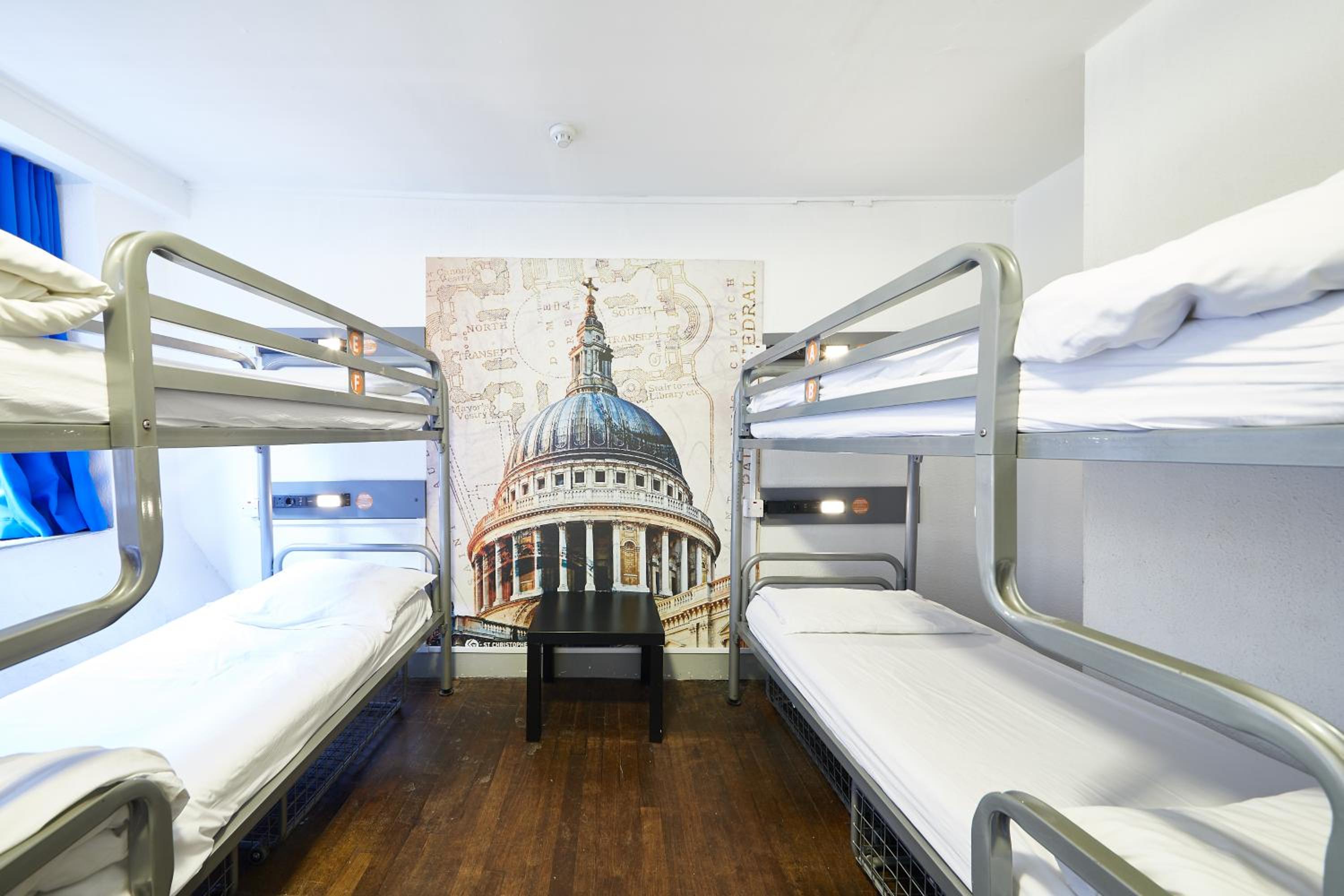 Bed in 6-Bed Mixed Dormitory Room with External Shared Bathroom photo 1