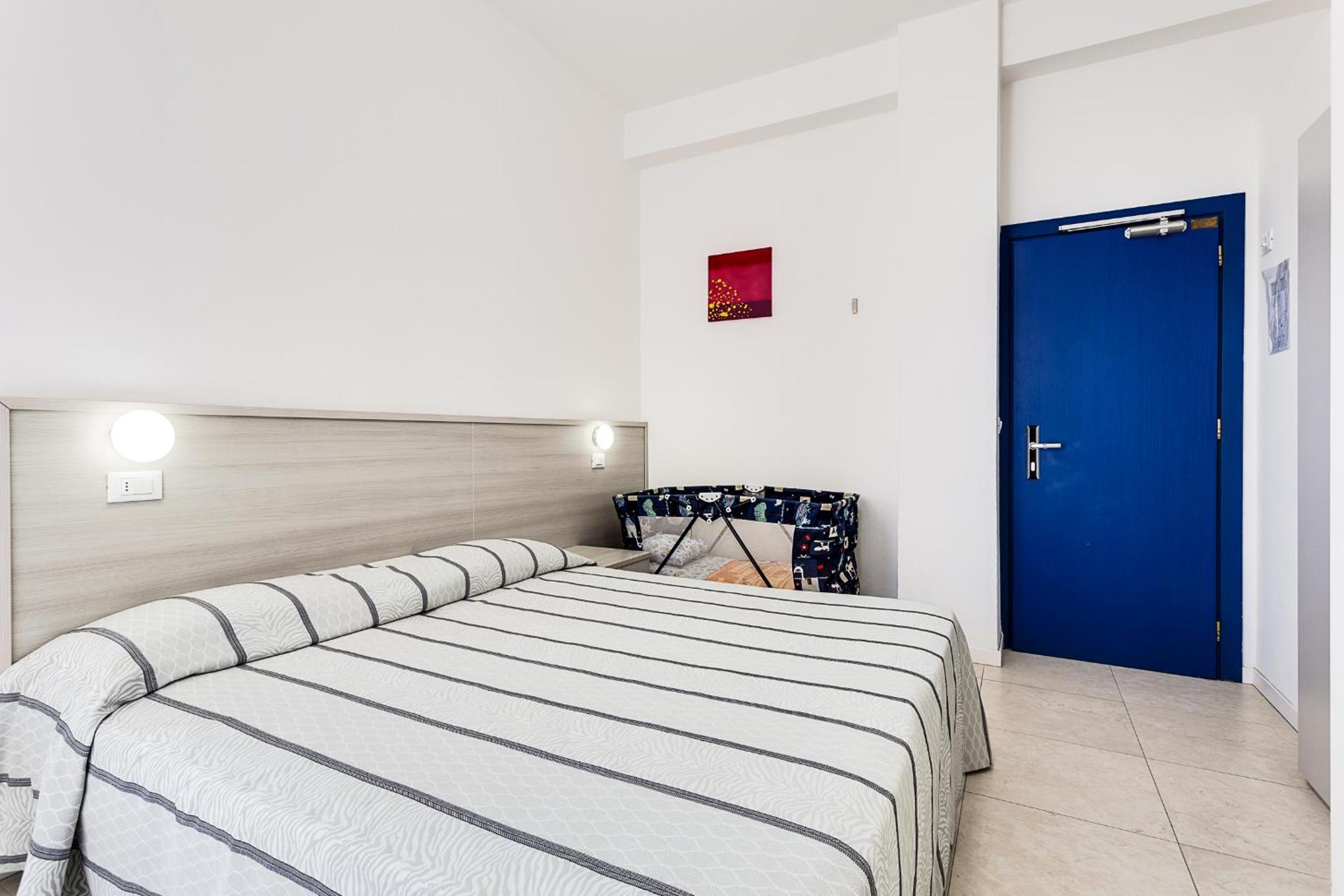 Double or Twin Room - Photo 3