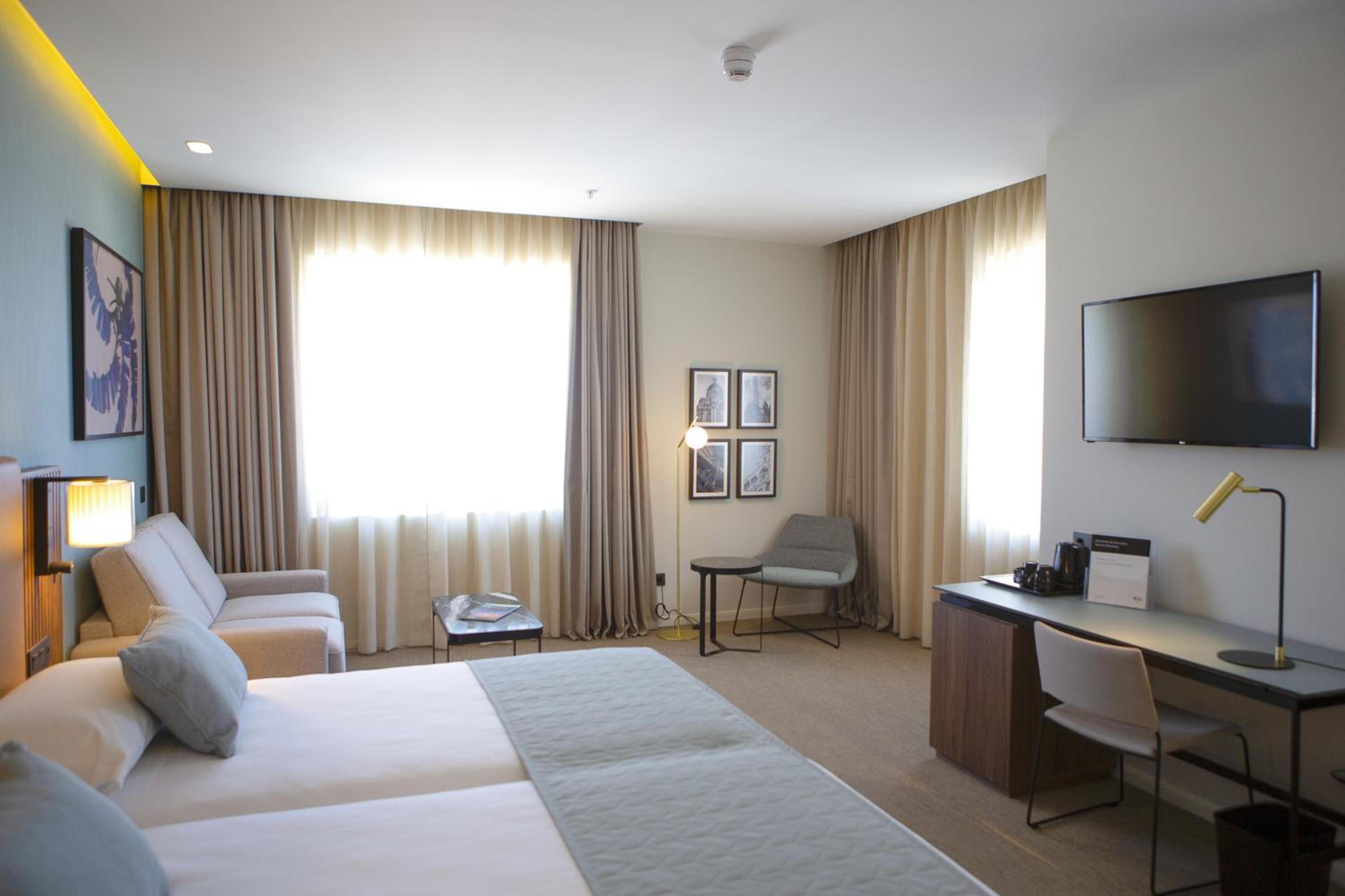 Deluxe Superior Twin Room photo 2