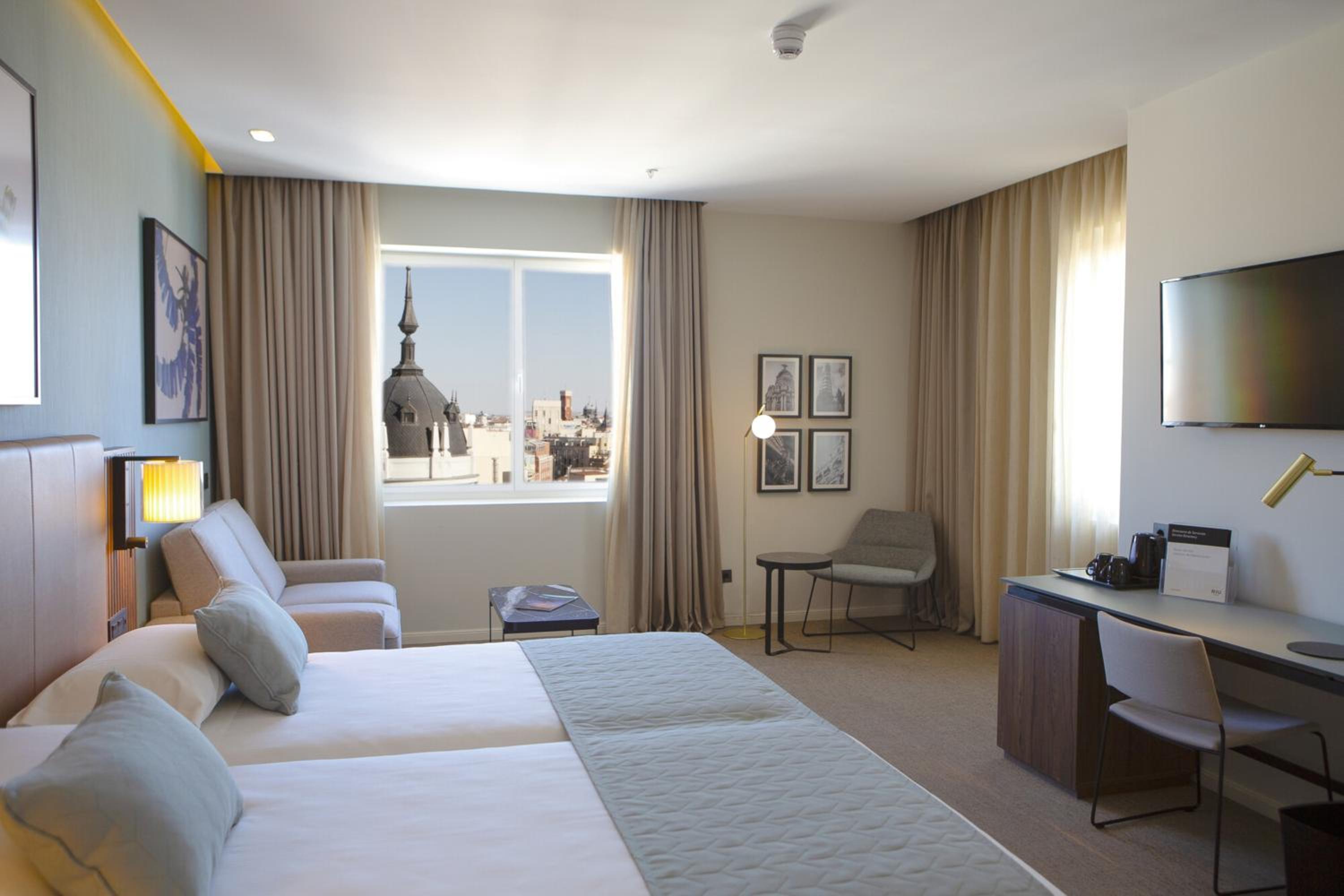 Deluxe Superior Twin Room photo 3