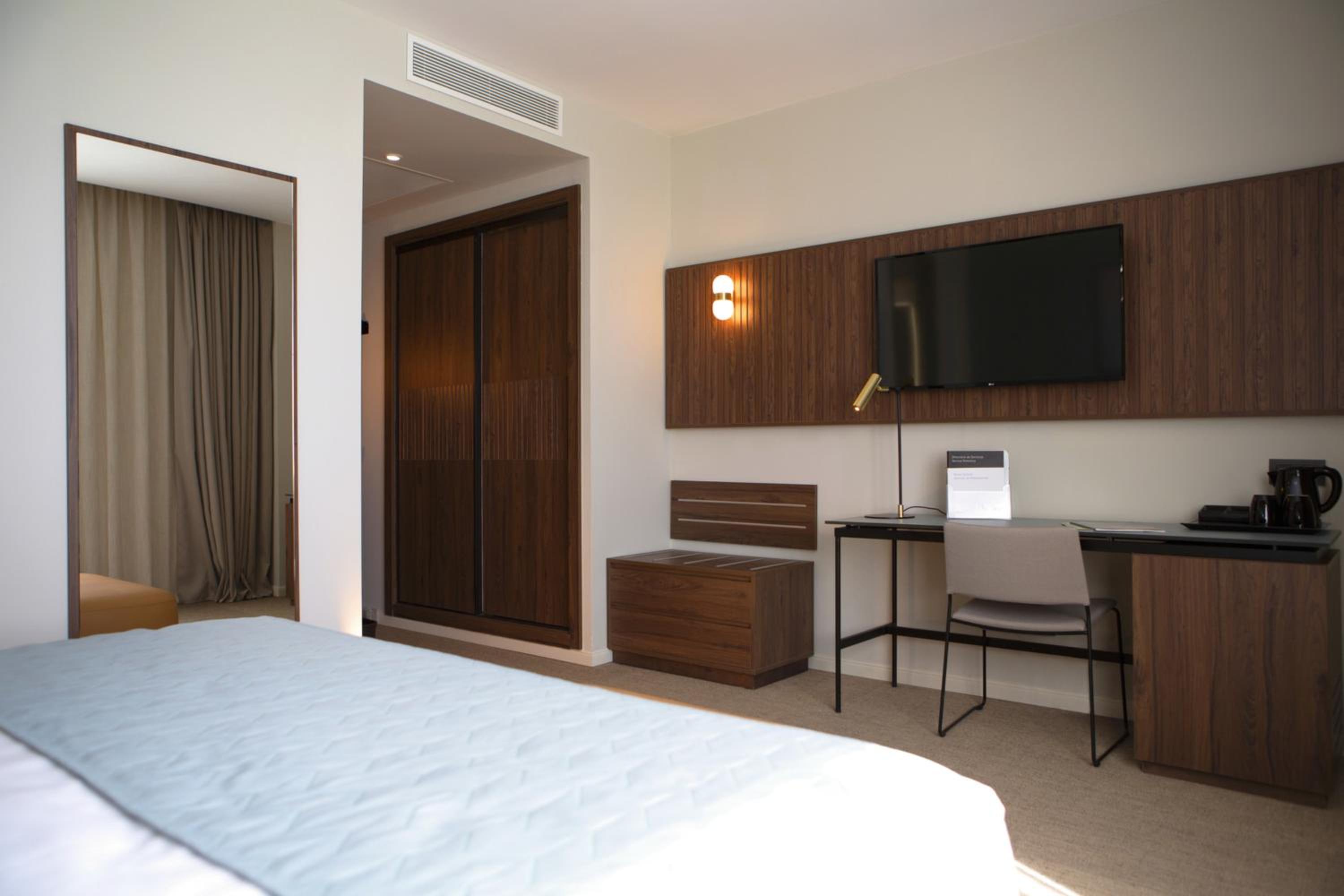 Deluxe King Room photo 3