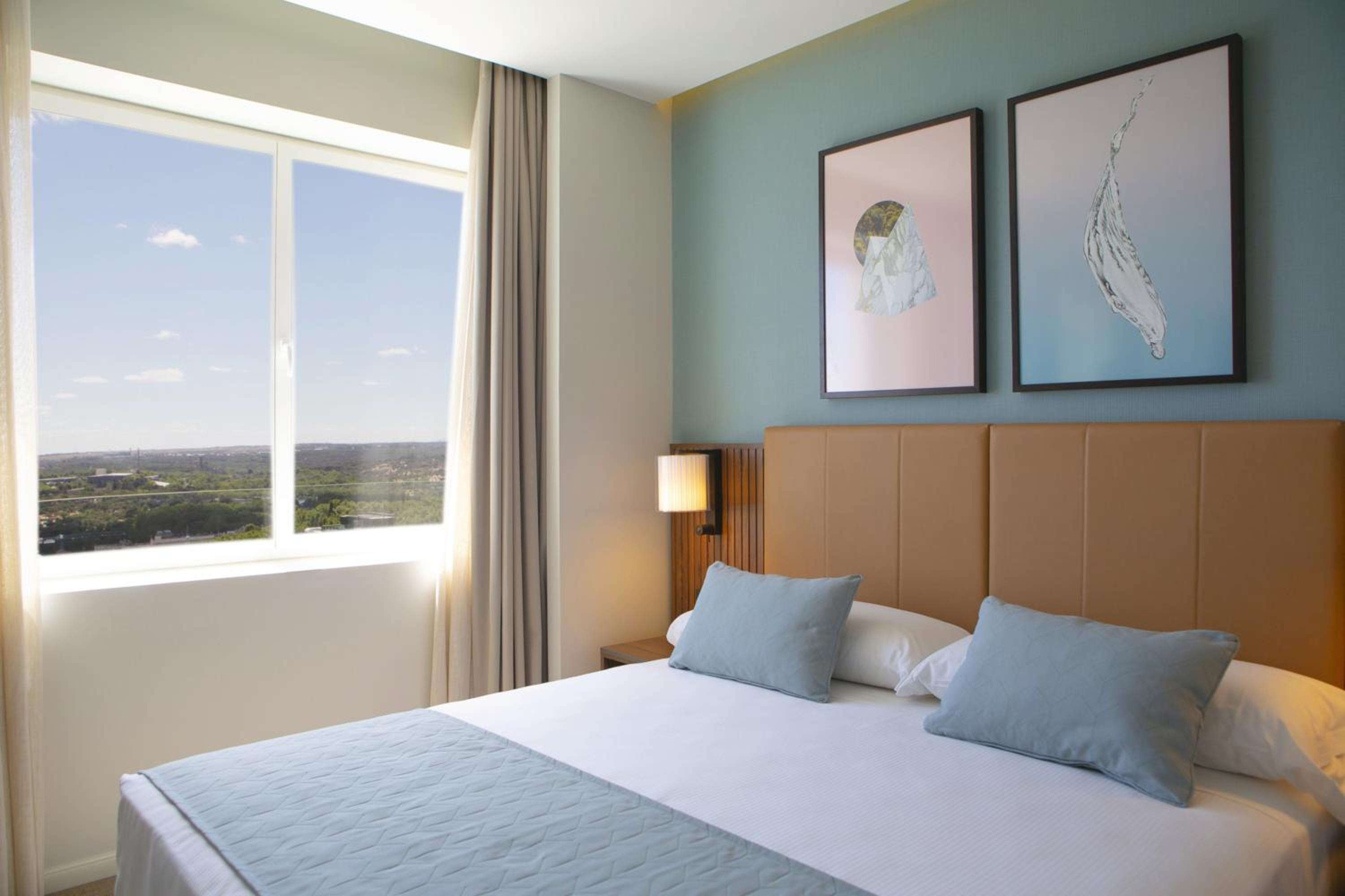 Deluxe Family King Room photo 2