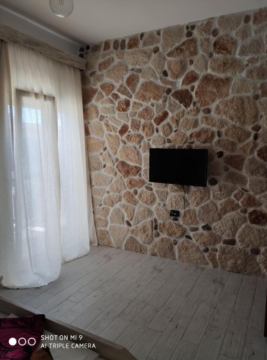 Two-Bedroom Apartment - Photo 5