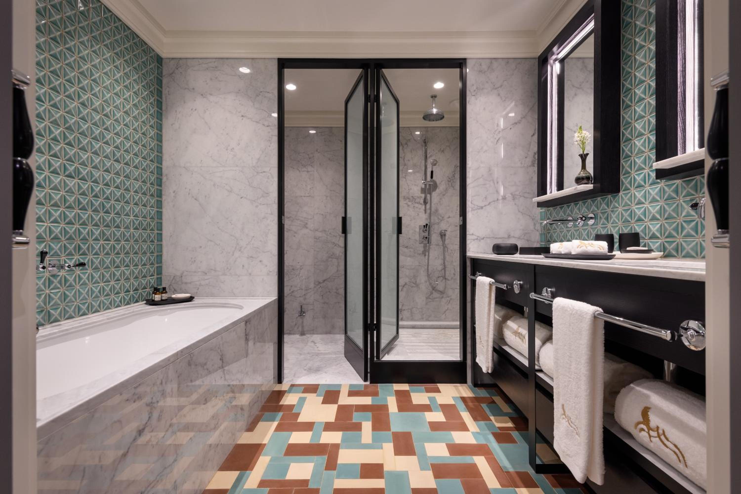 Deluxe Junior Suite - Photo 4