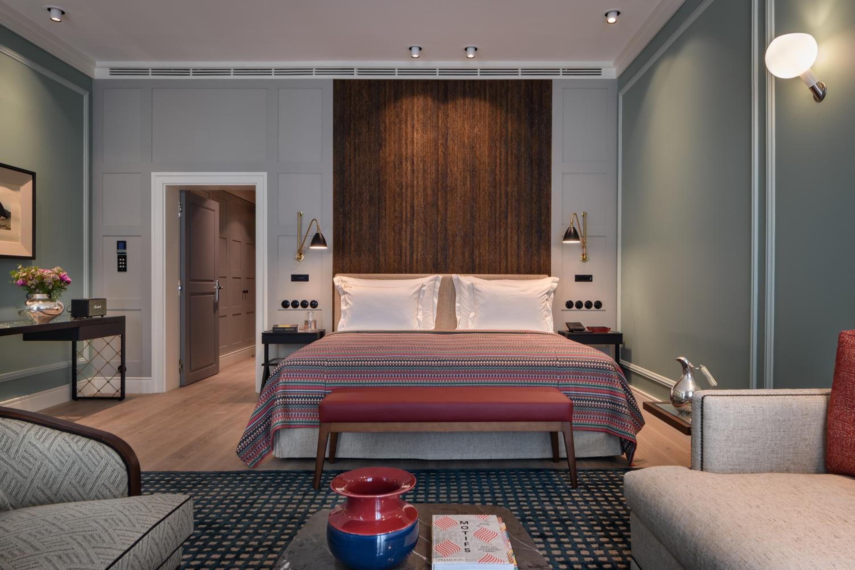 Deluxe Junior Suite - Photo 1