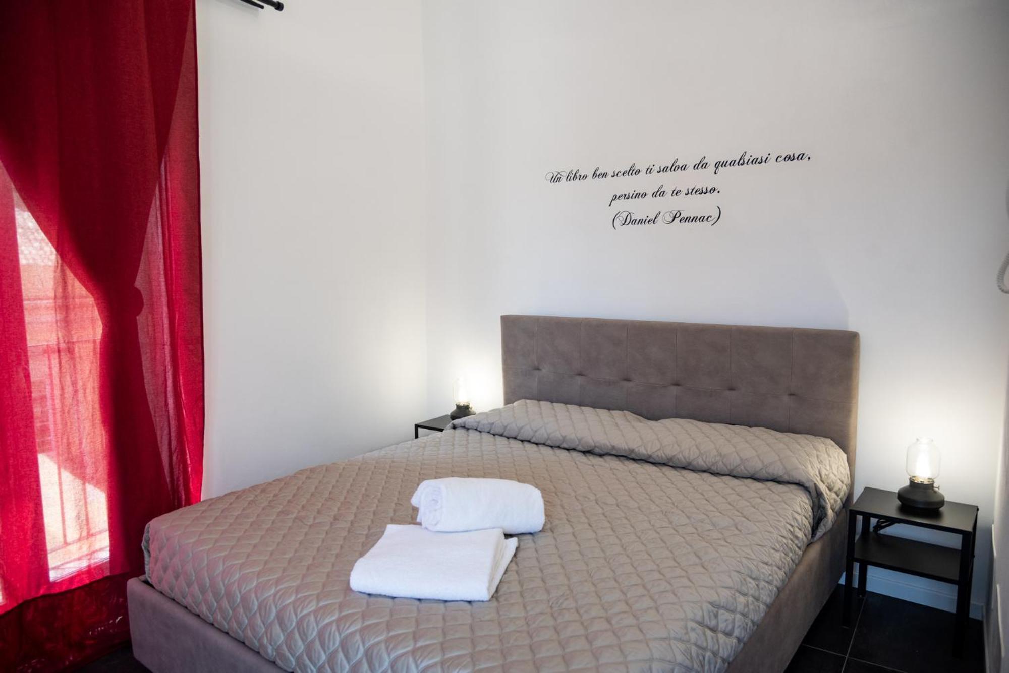 Double Room with Private Bathroom - Photo 19