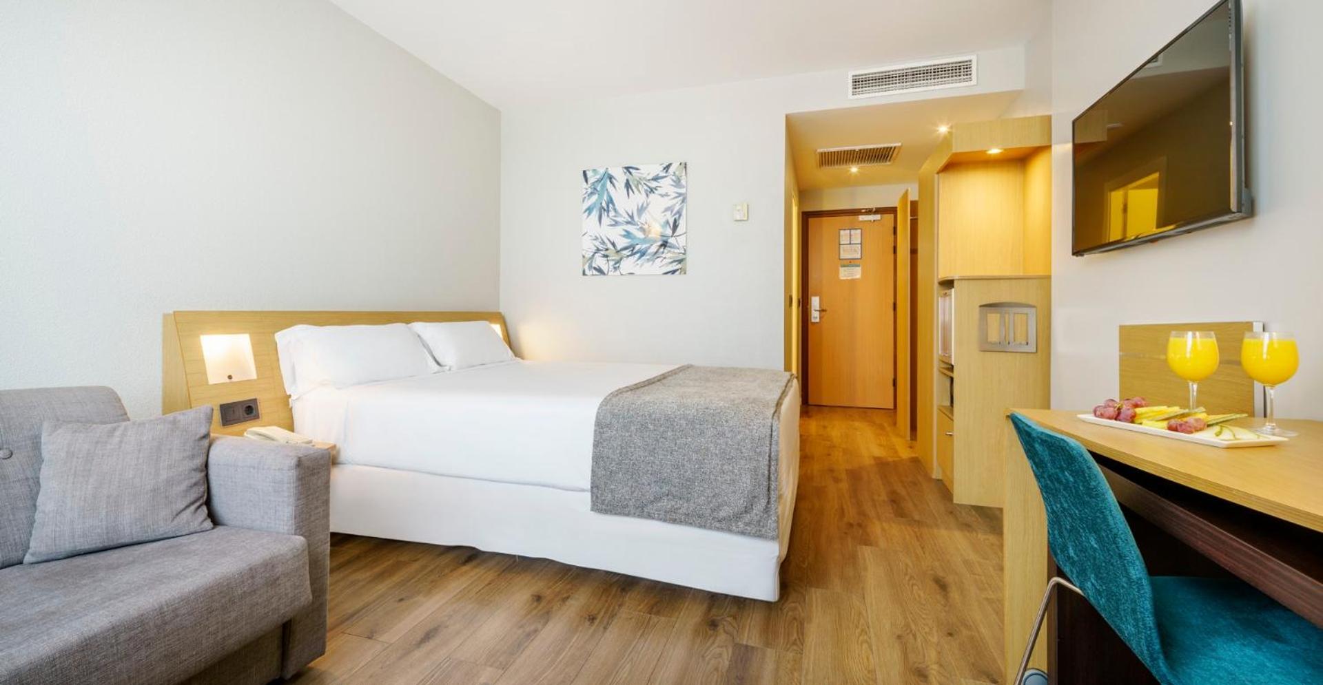 Standard Double or Twin Room - Photo 4
