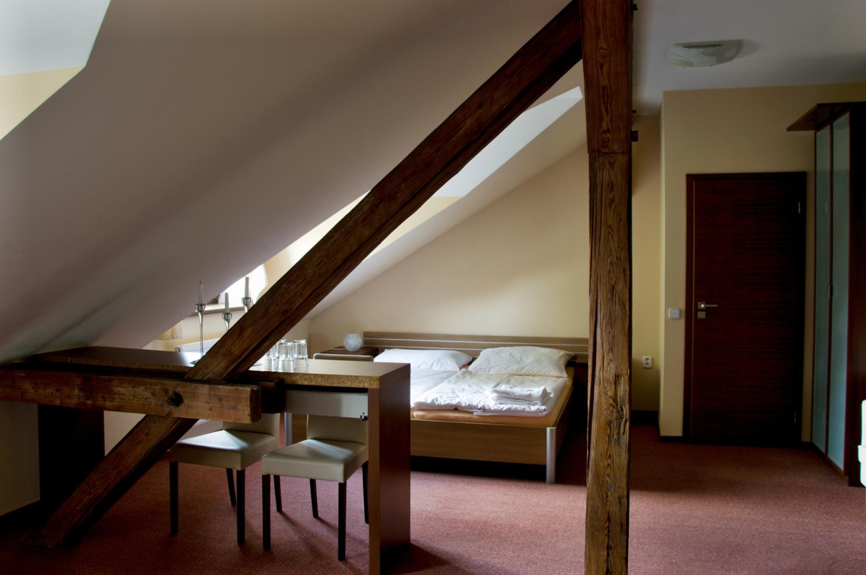 Queen Room with Two Queen Beds photo 1