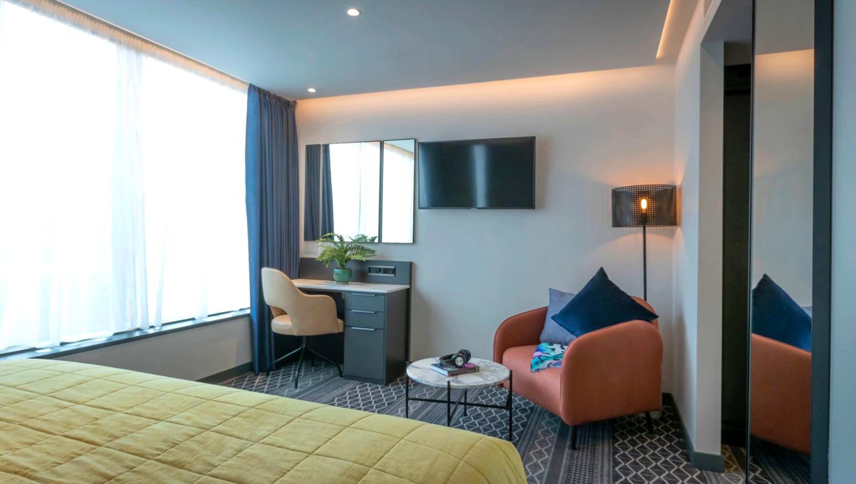 Deluxe Room - Photo 6