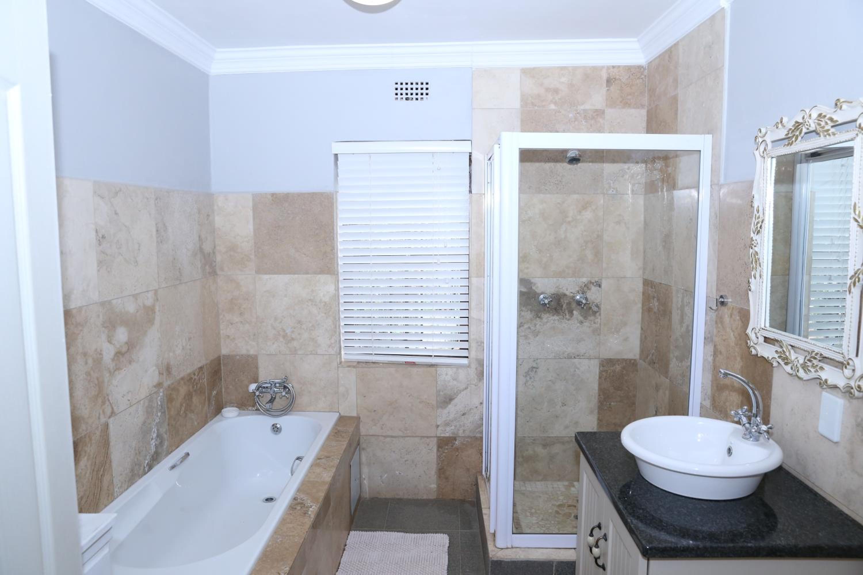 Deluxe Double Room with Extra Bed - Photo 2