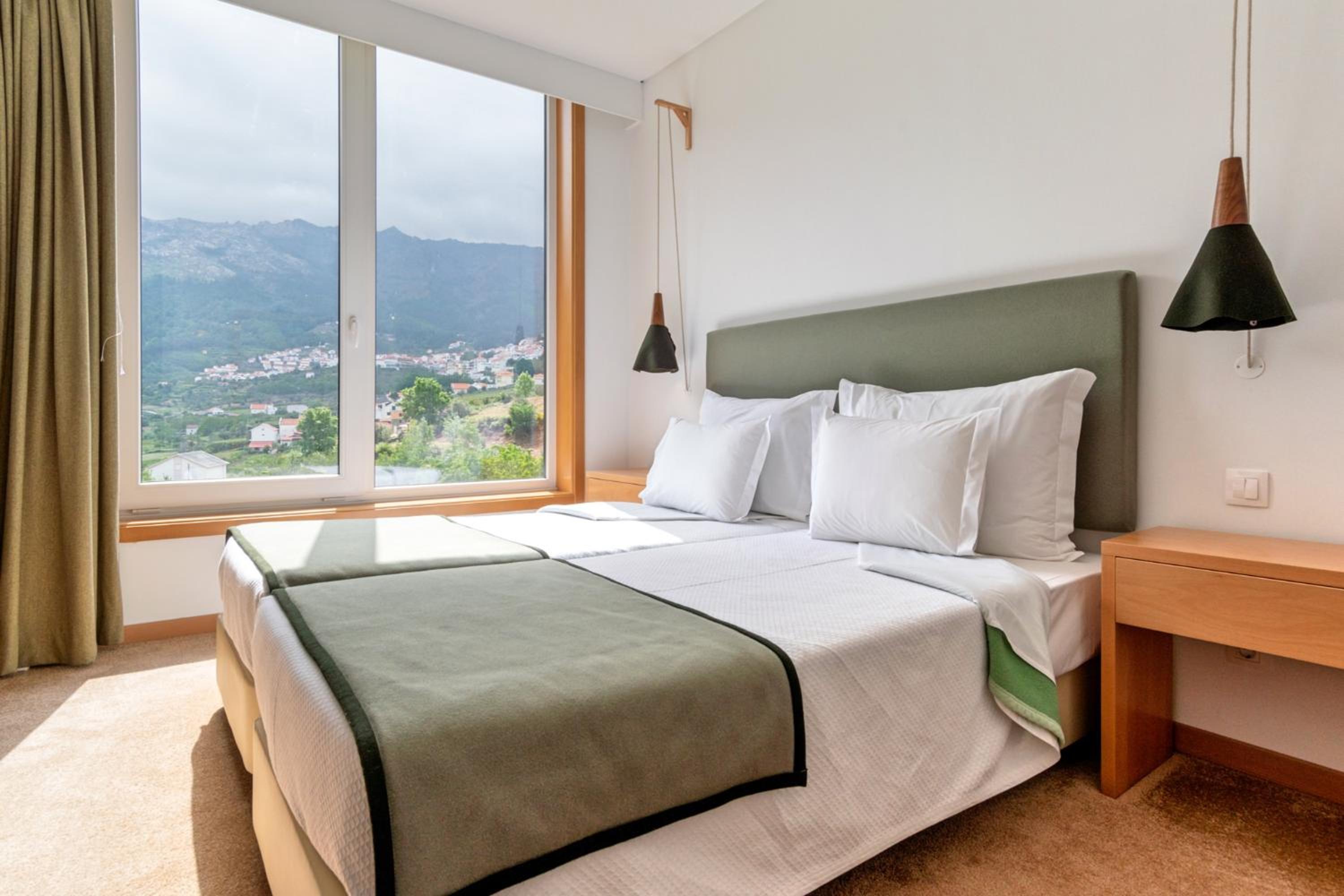 Twin Room - Photo 3