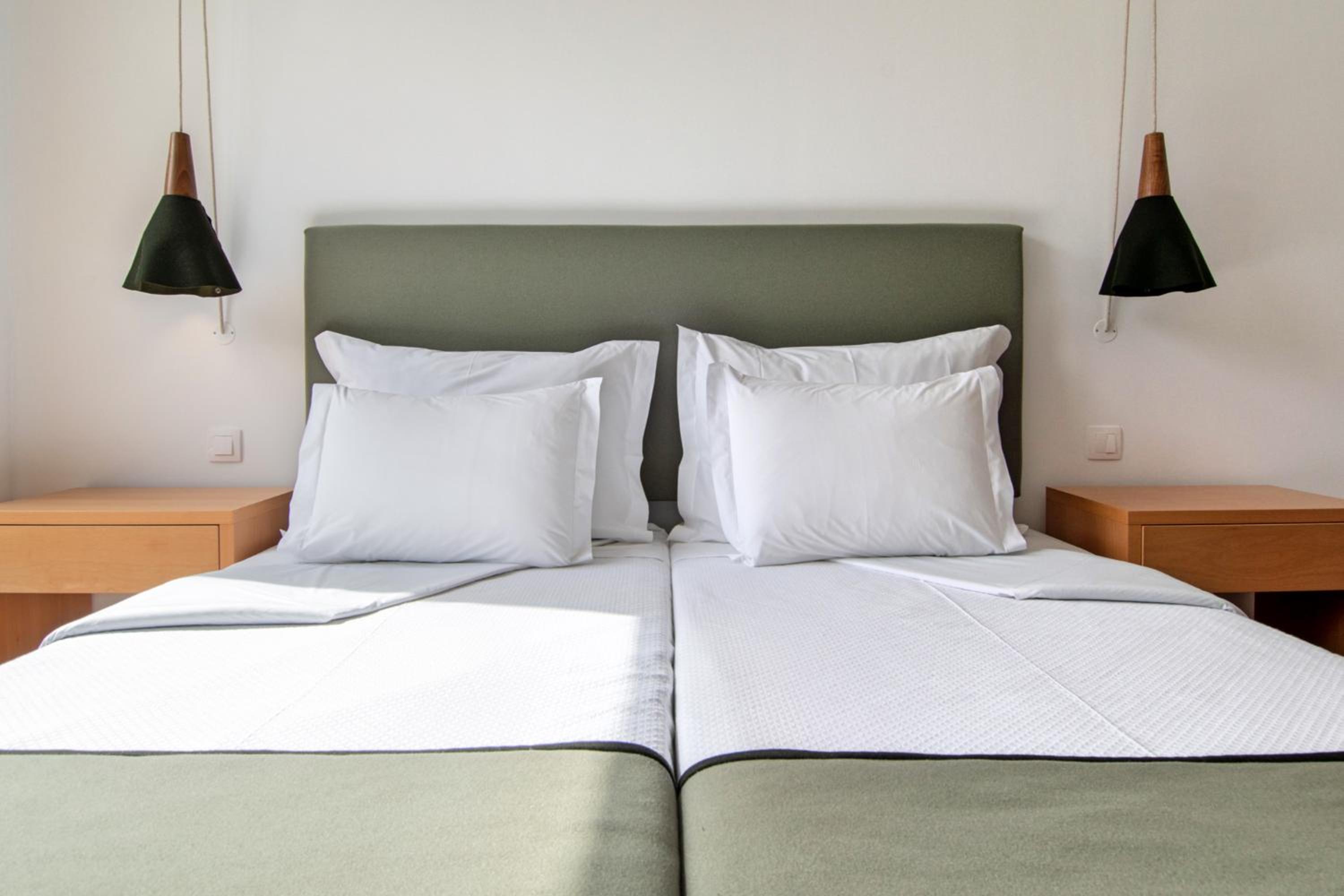 Twin Room - Photo 2