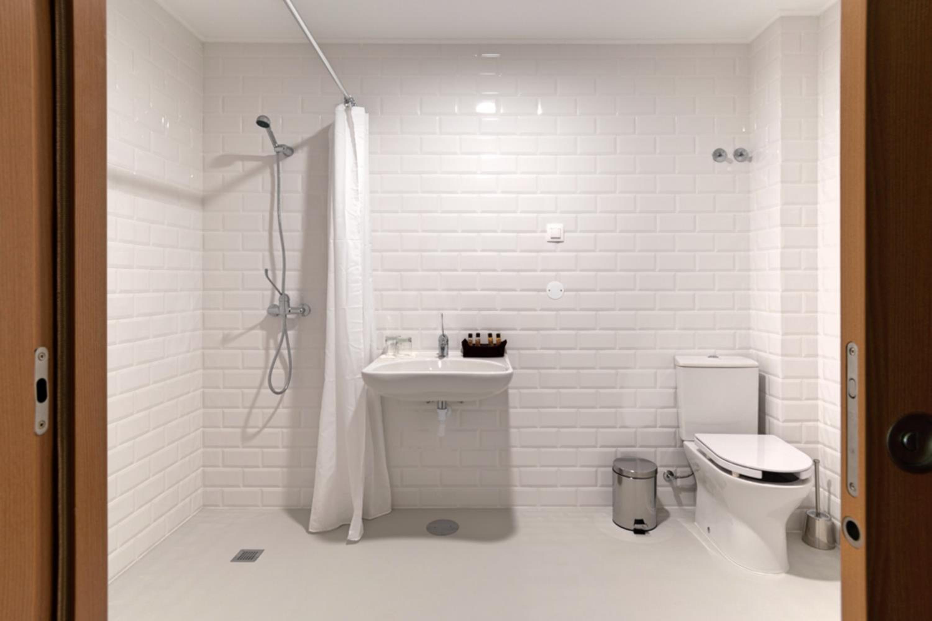 Double Room - Disability Access - Photo 2