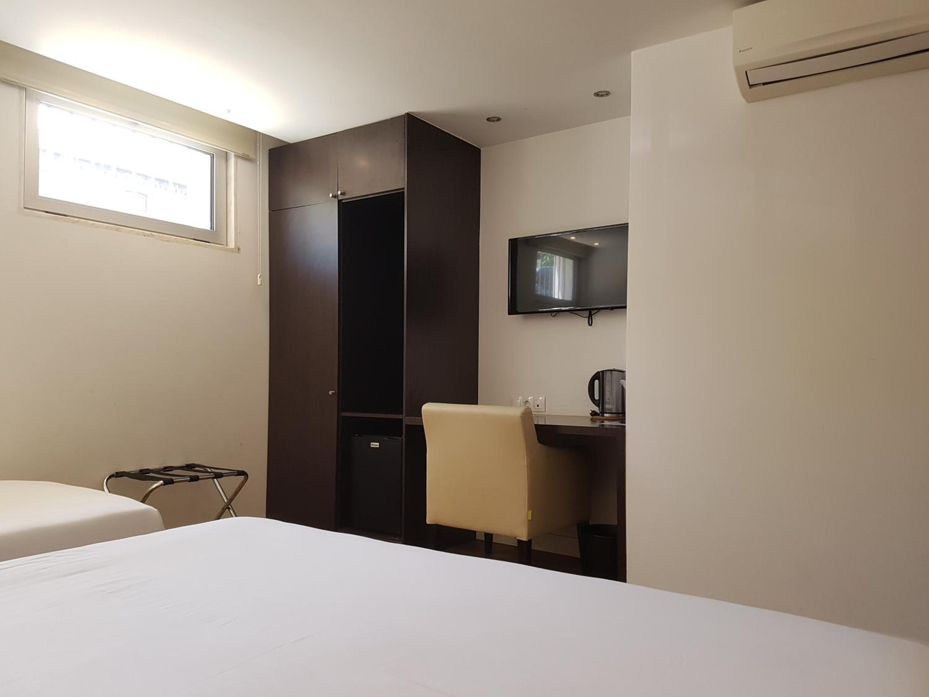 Triple Room Lower Level Without Kitchenette thumbnail 6