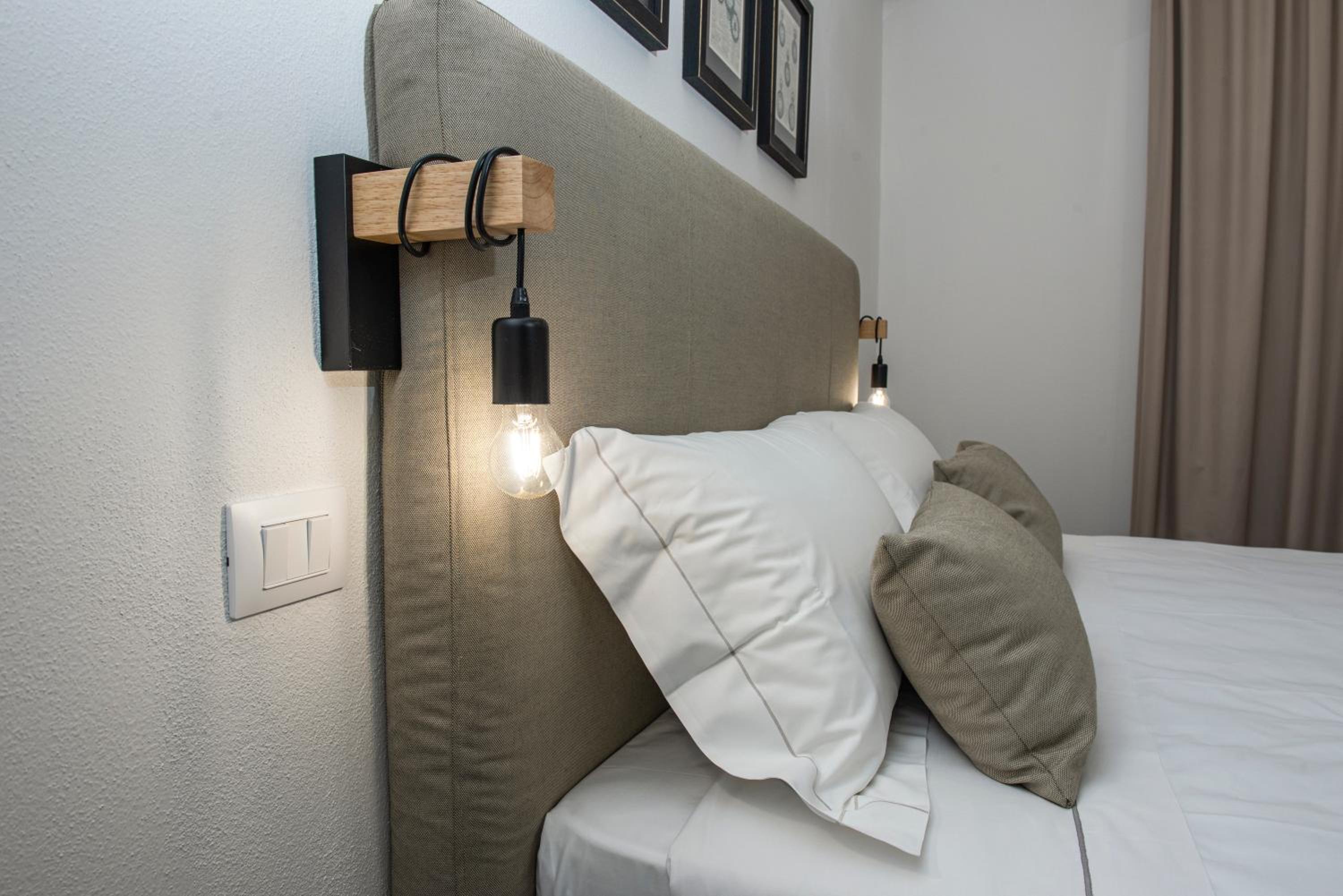 Standard Double Room - Photo 2