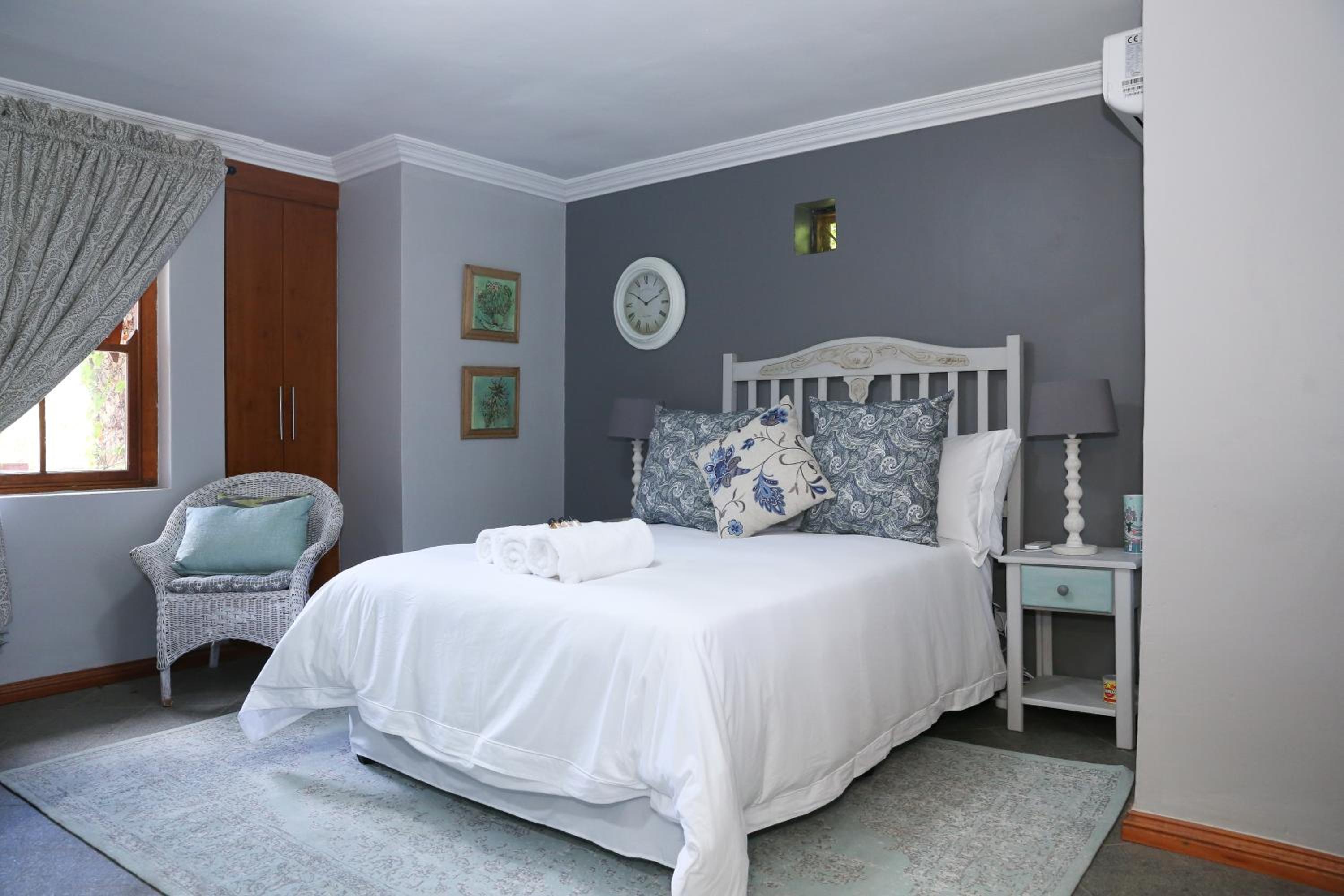 Standard Double Room - Photo 4