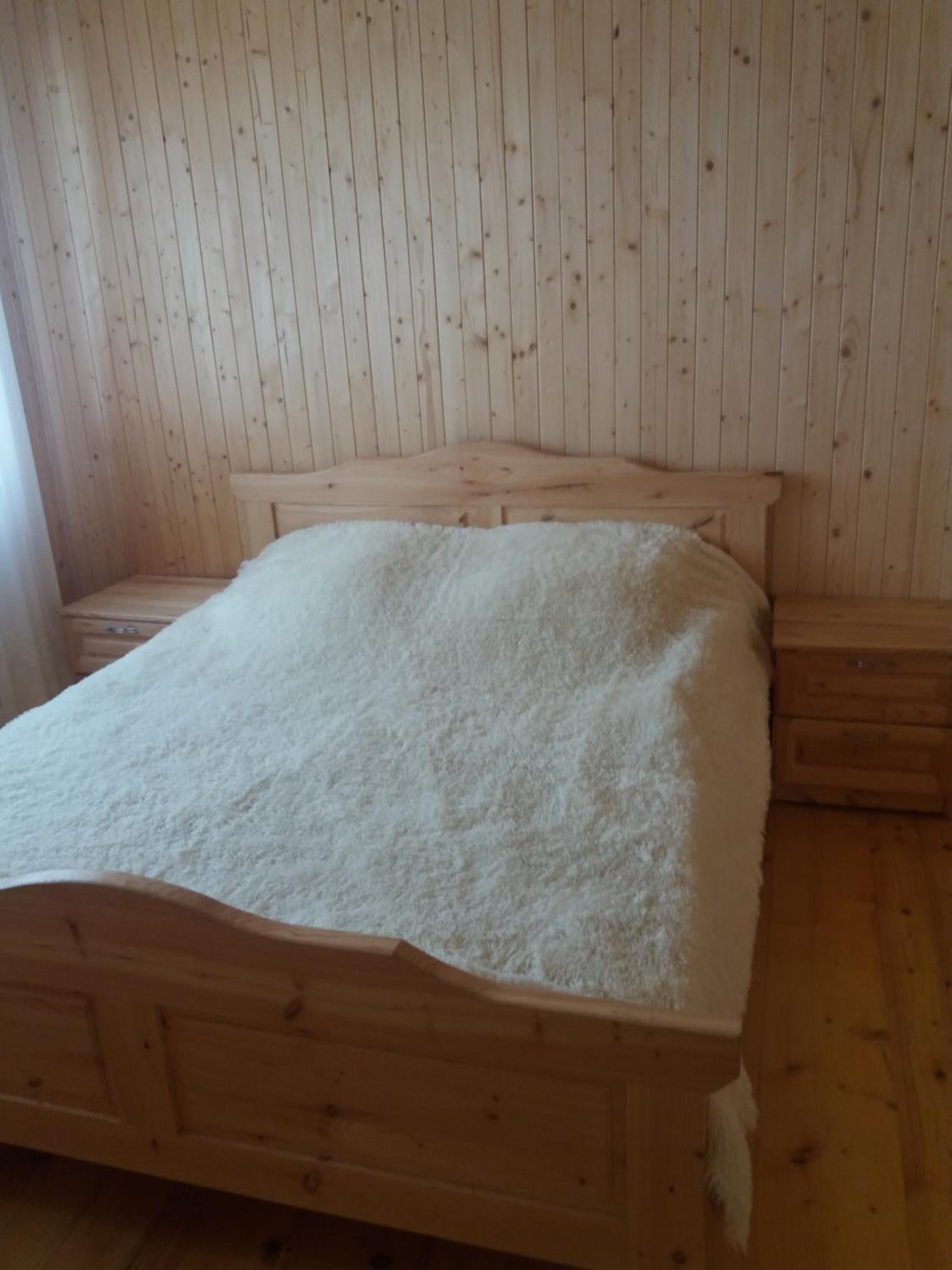 Five-Bedroom House photo 1