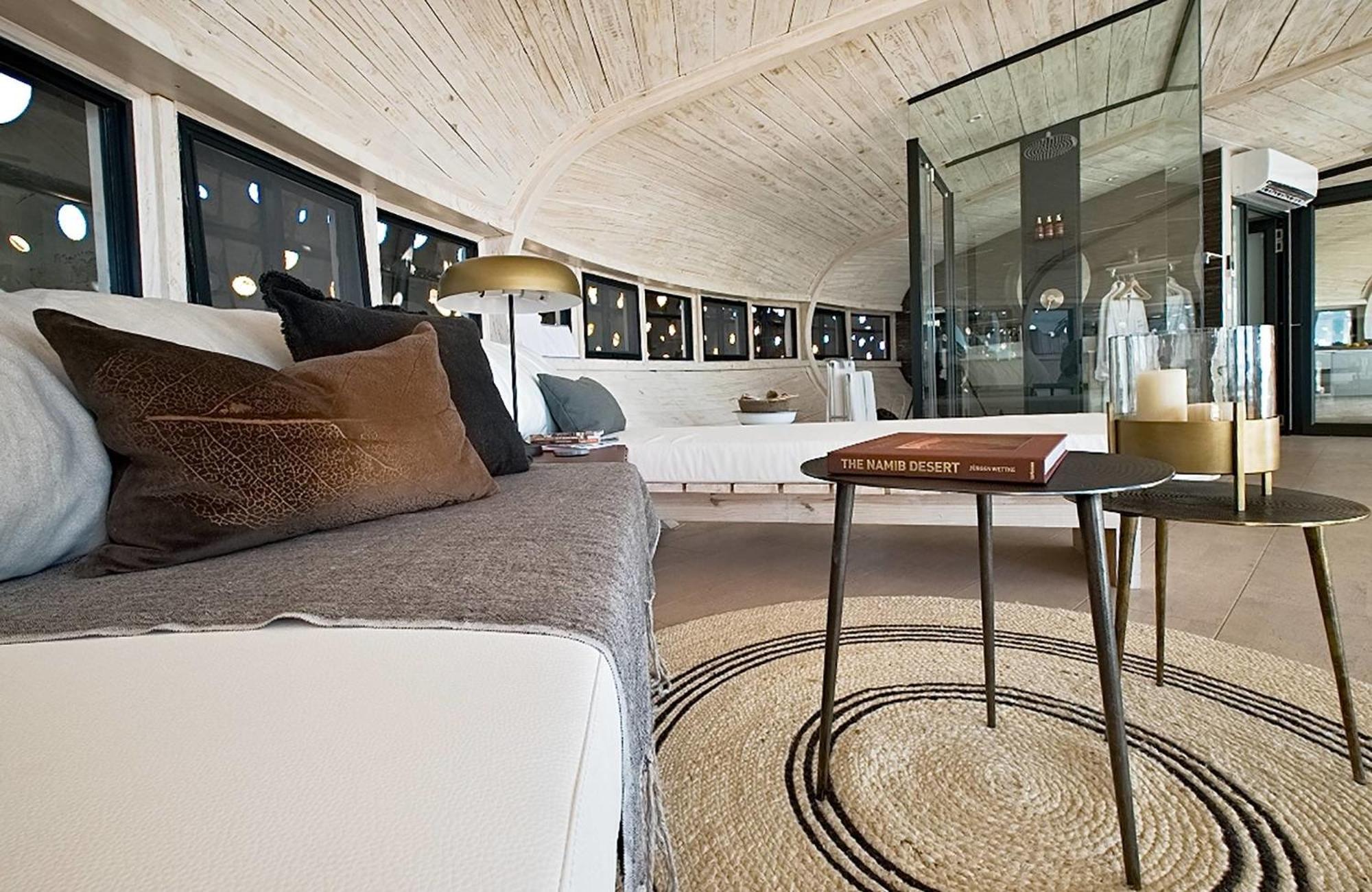 Villa photo 2