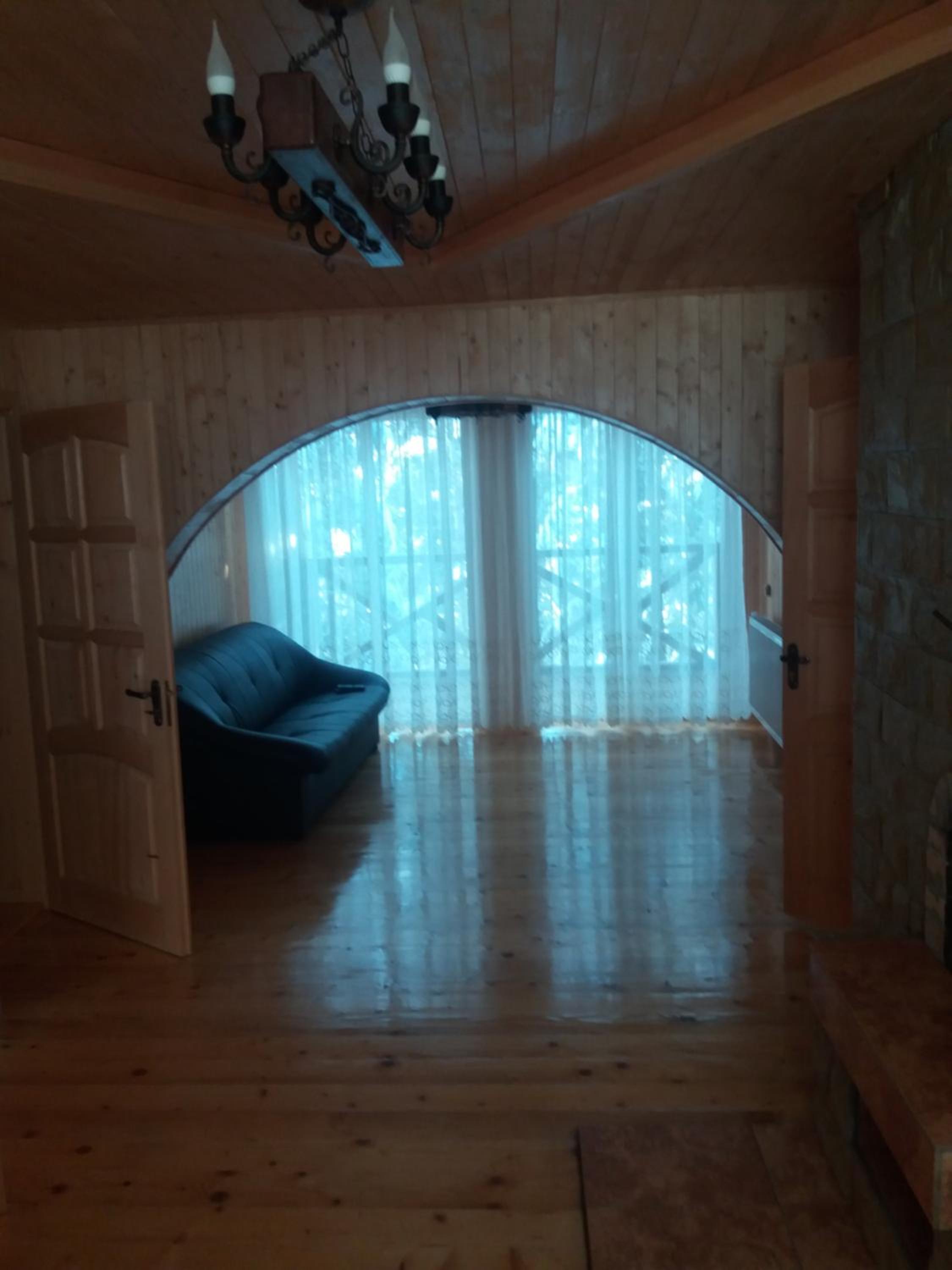 Five-Bedroom House photo 2