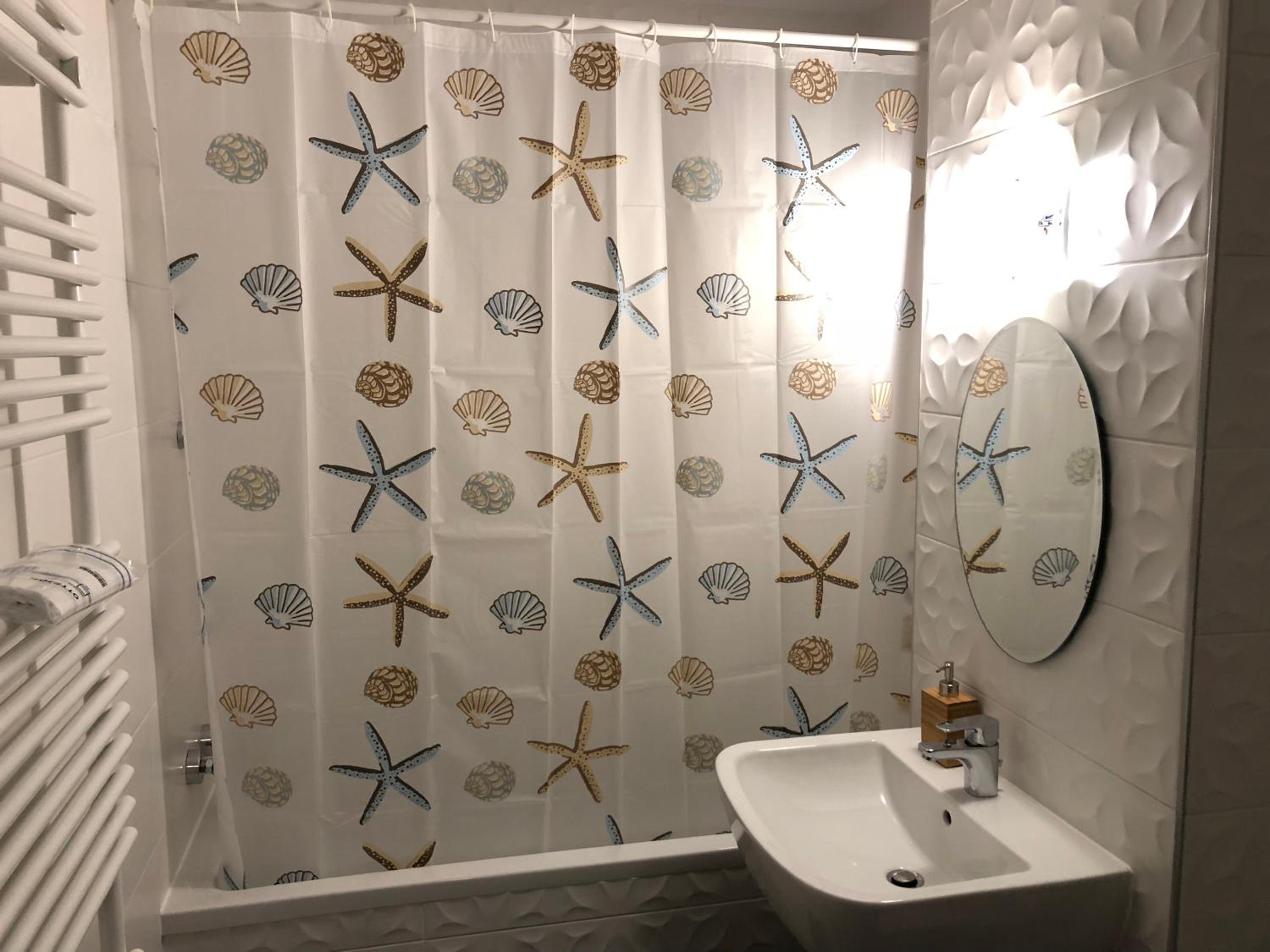 One-Bedroom Apartment - Photo 17