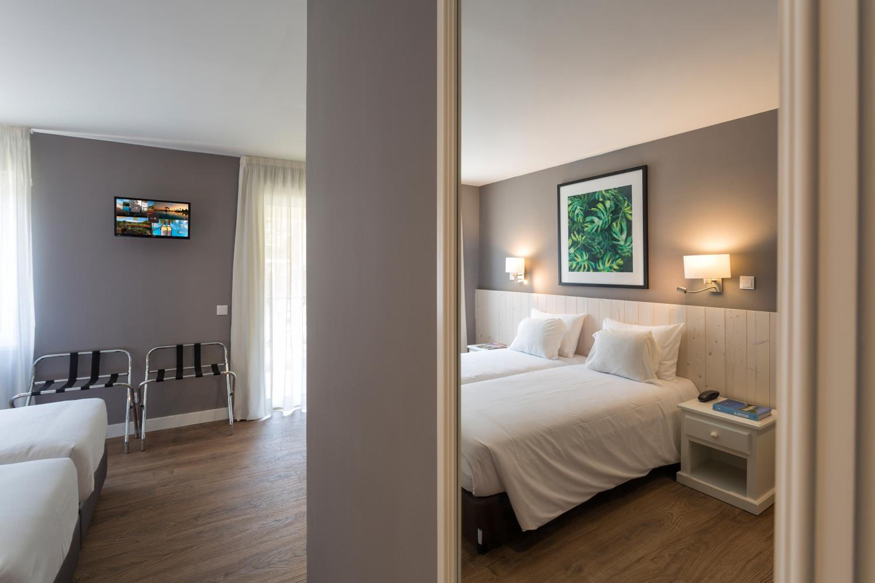 Promo Twin Large Room photo 3