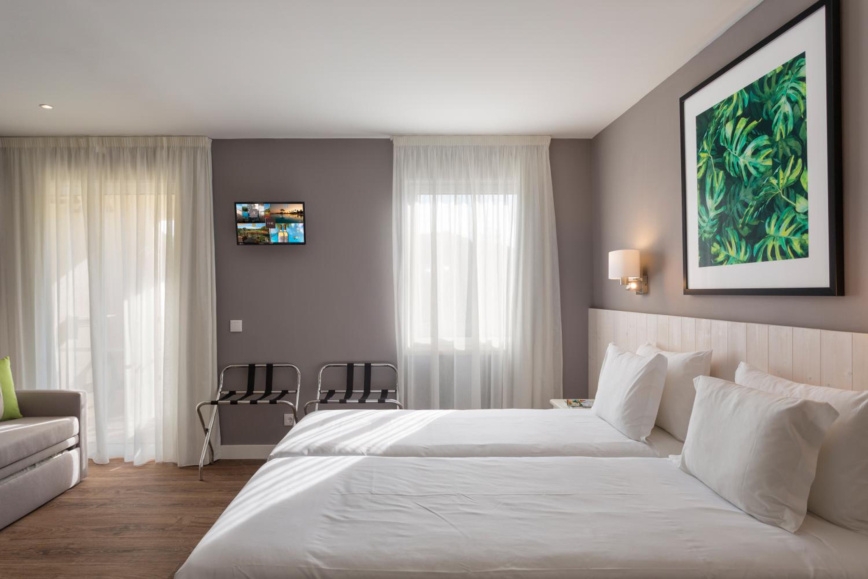 Promo Twin Large Room photo 2