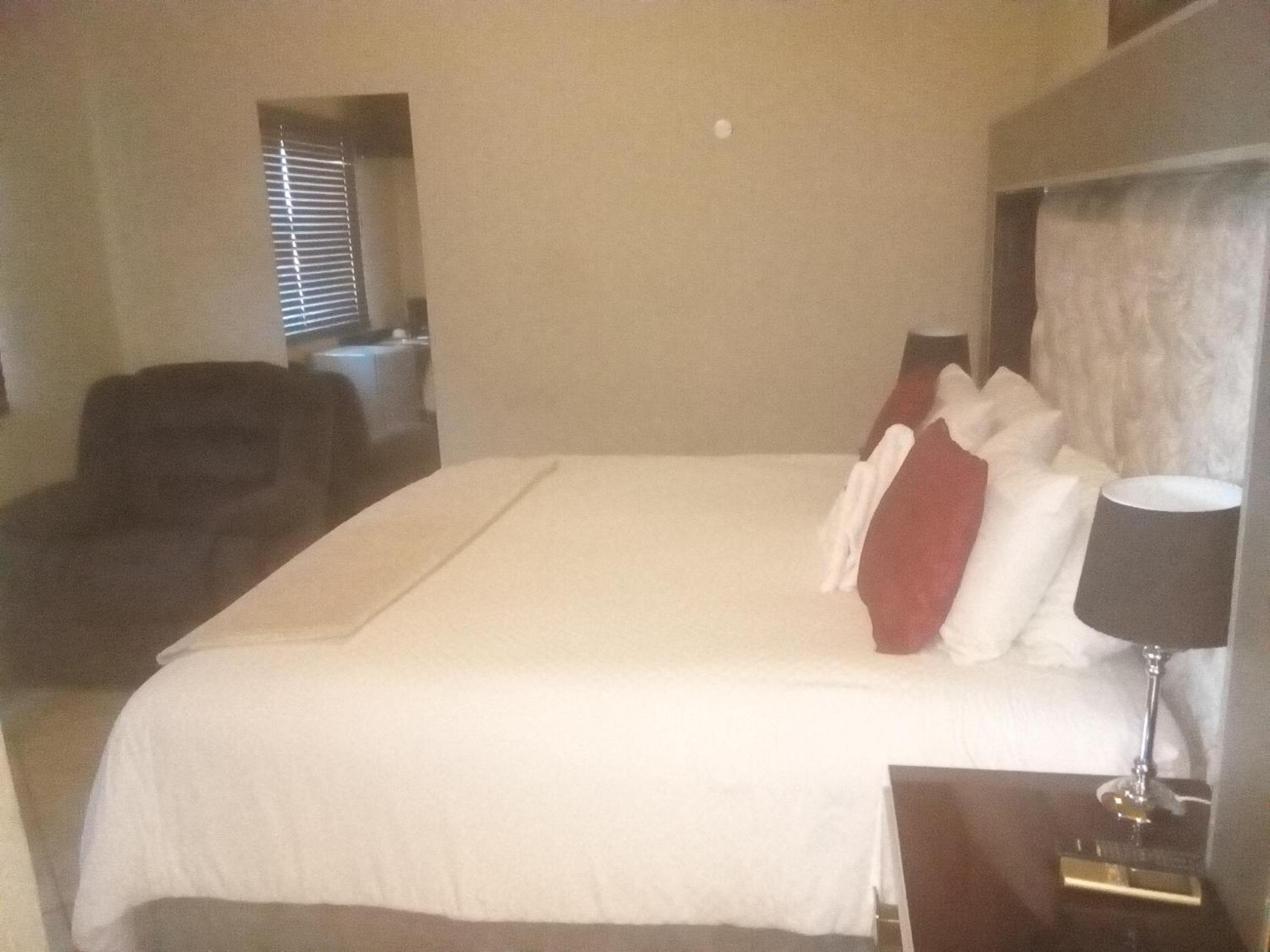 Standard Twin Or King Room photo 3