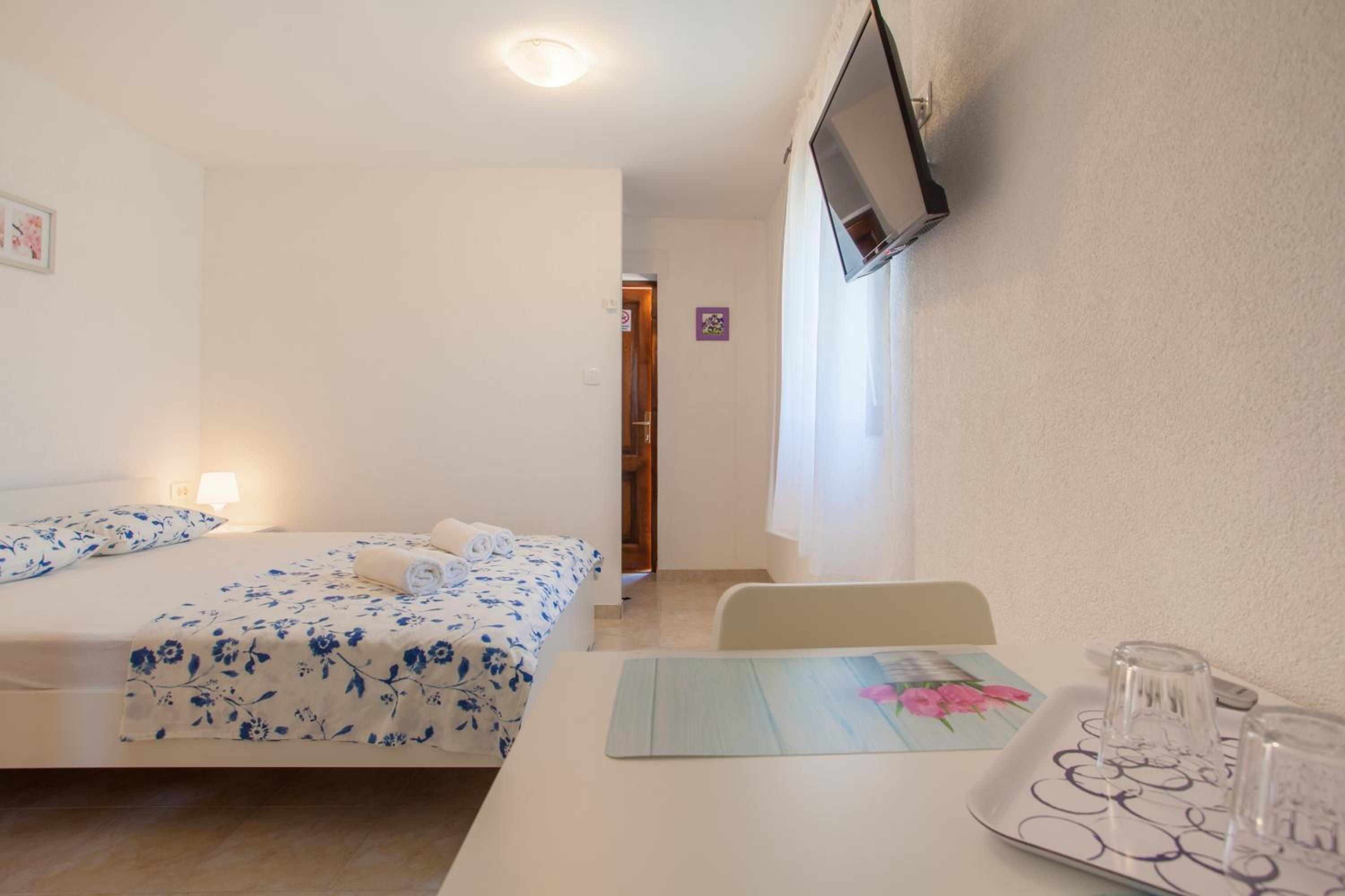 Standard King Room photo 3