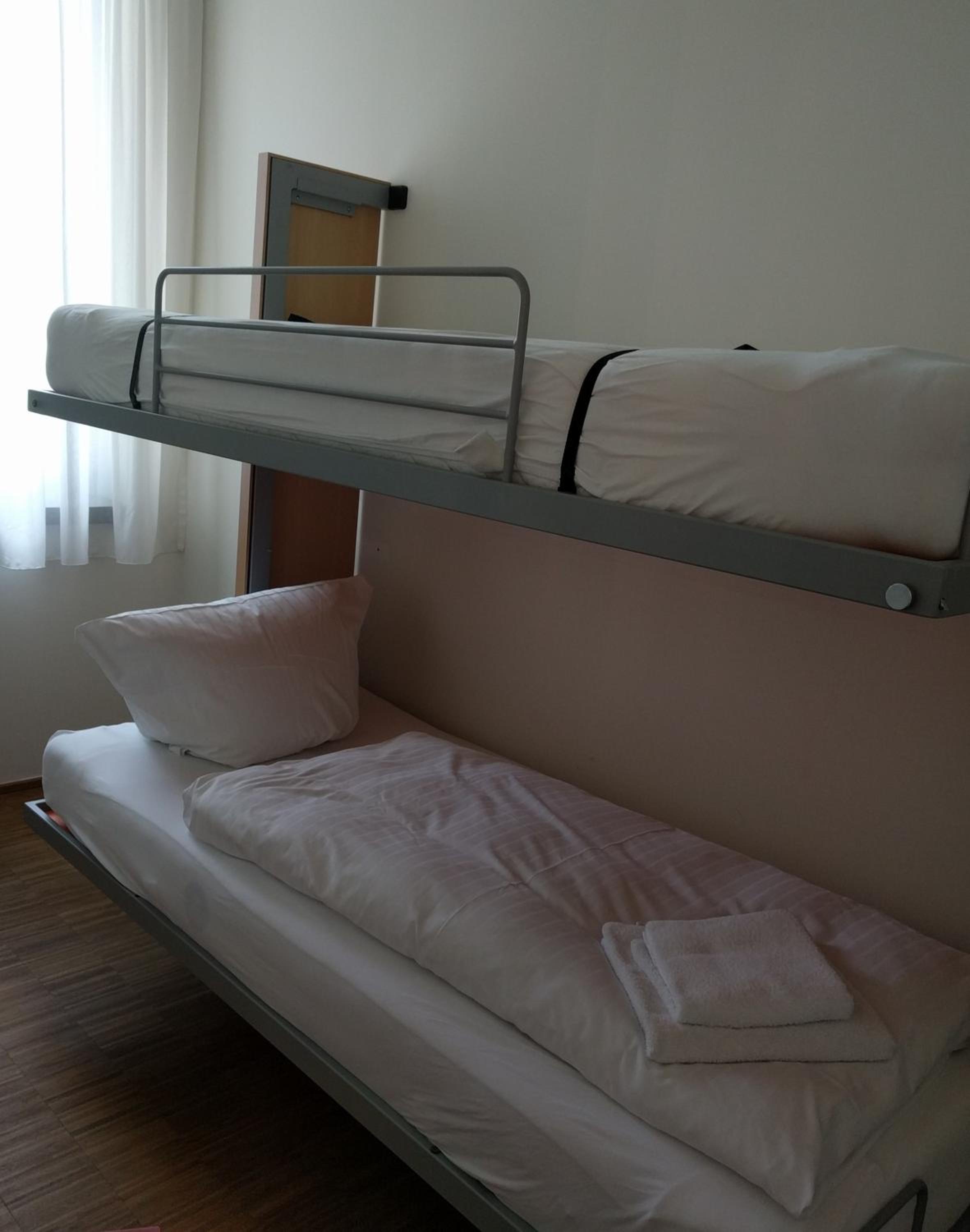 Twin Room with Shared Bathroom photo 3