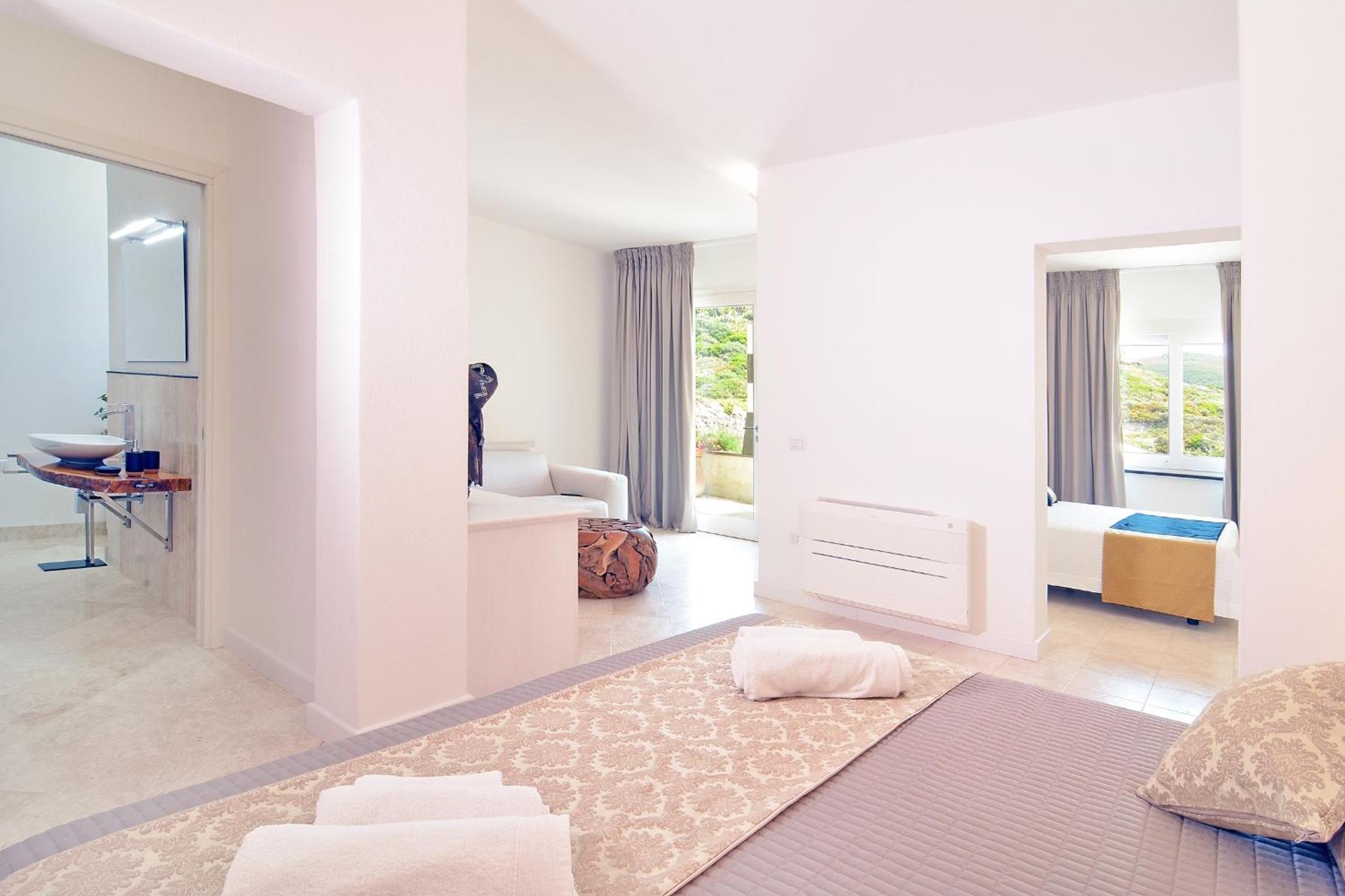 Two-Bedroom Suite photo 2