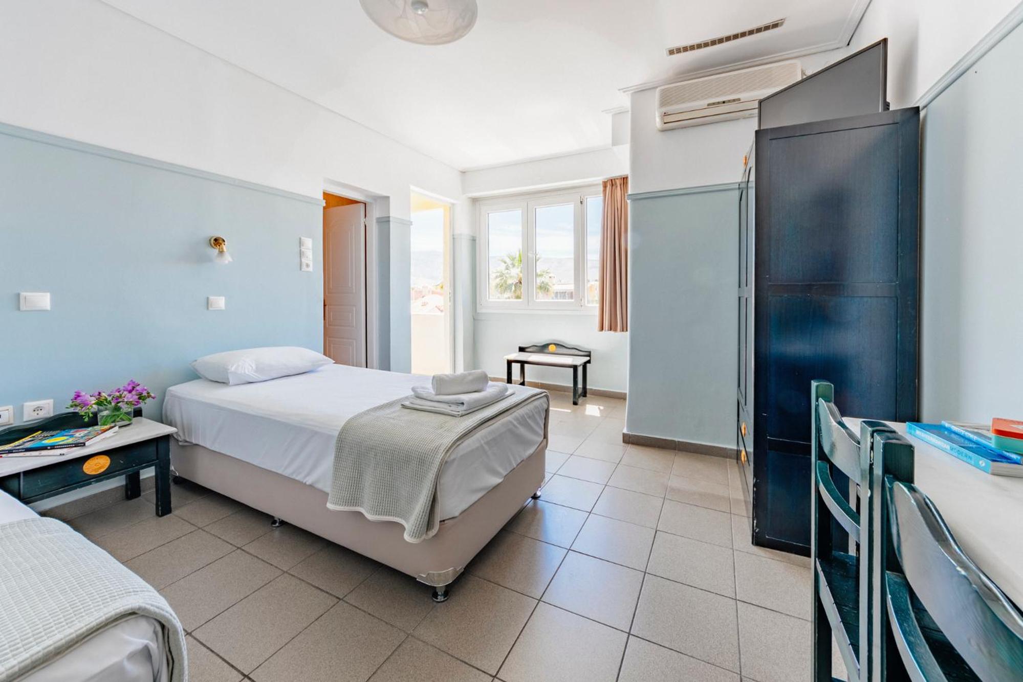 Family Room with Balcony (2 Adults + 1 Child) photo 1