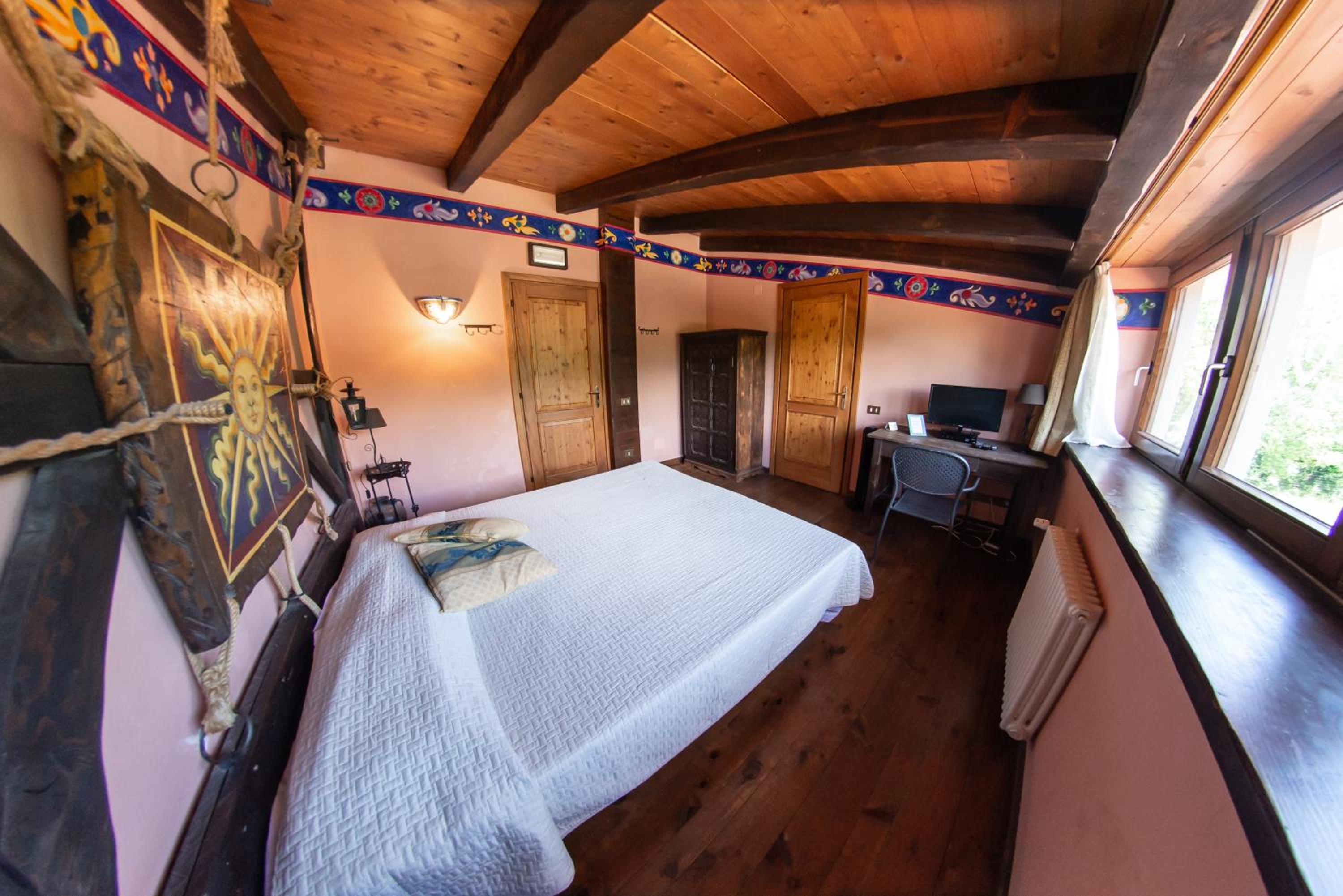 Large Double Room photo 1