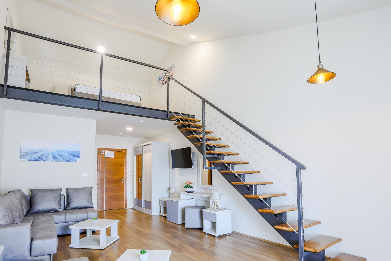 Duplex Suite - Photo 16