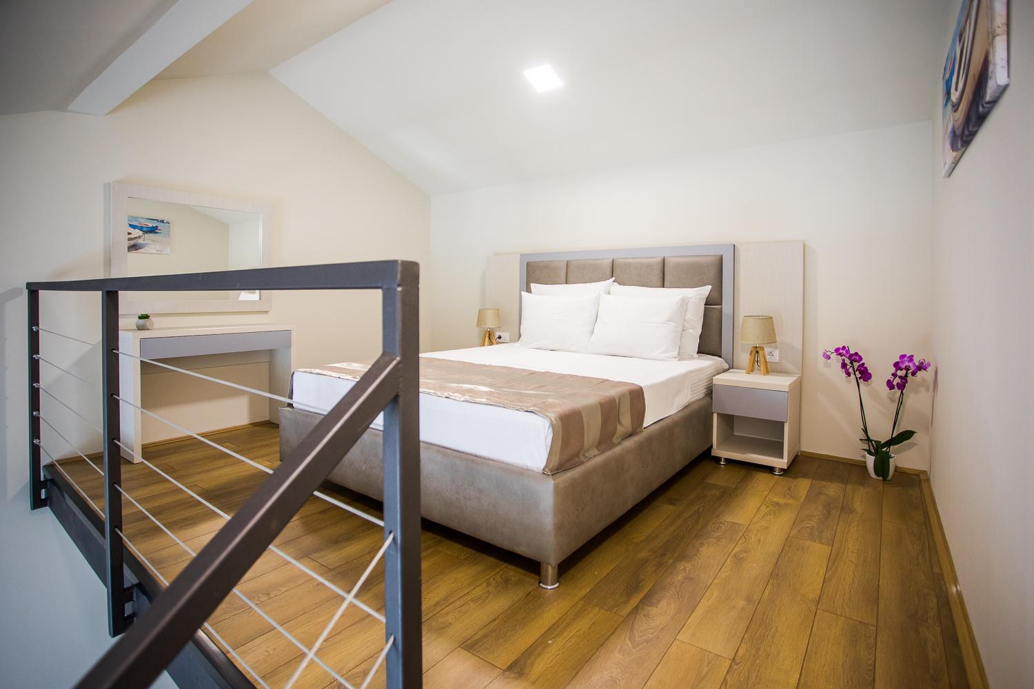 Duplex Suite - Photo 17